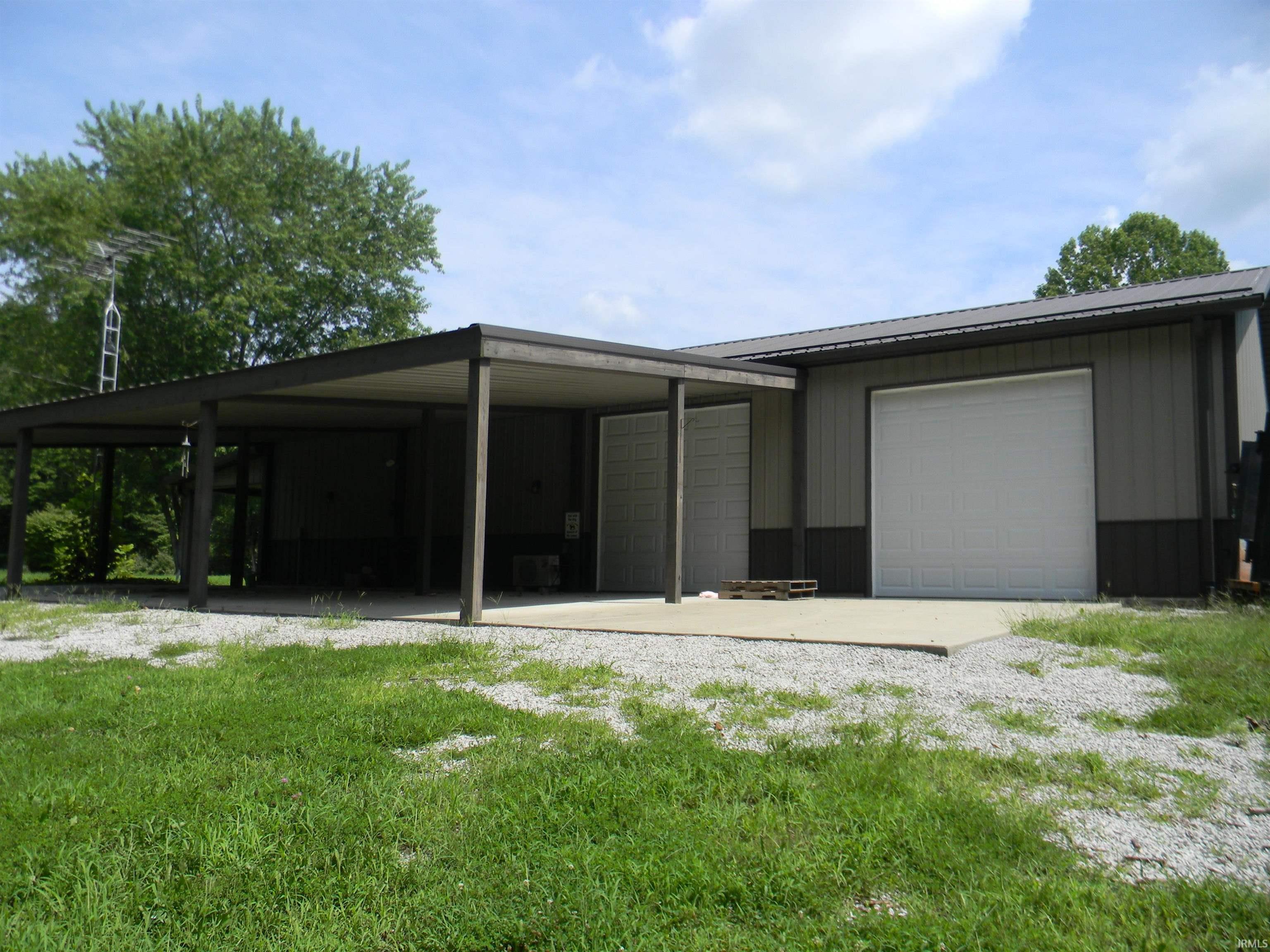 Homes for sale in Spencer, IN | 7071 Braysville Rd, Spencer, IN 47460 | MLS# 202530684