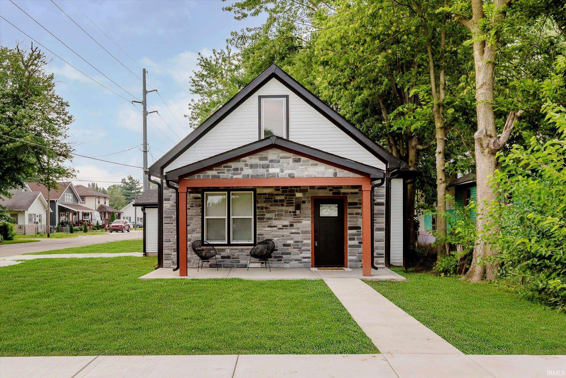 Homes for sale in Frankfort, IN | 902 Rossville Ave, Frankfort, IN 46041 | MLS# 202530892