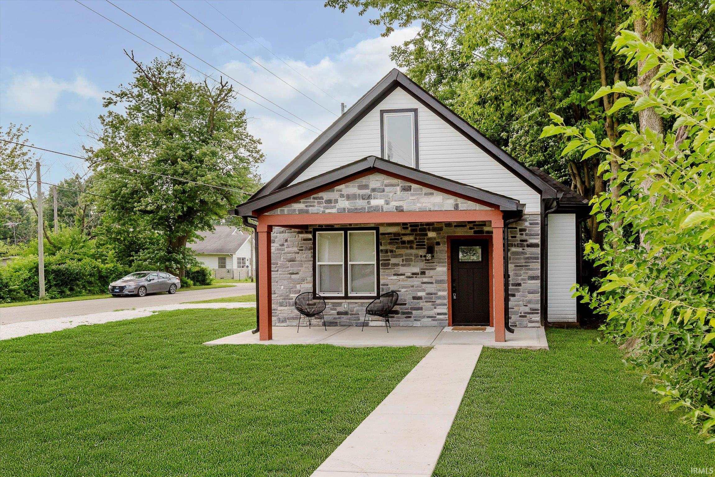 Homes for sale in Frankfort, IN | 902 Rossville Ave, Frankfort, IN 46041 | MLS# 202530892