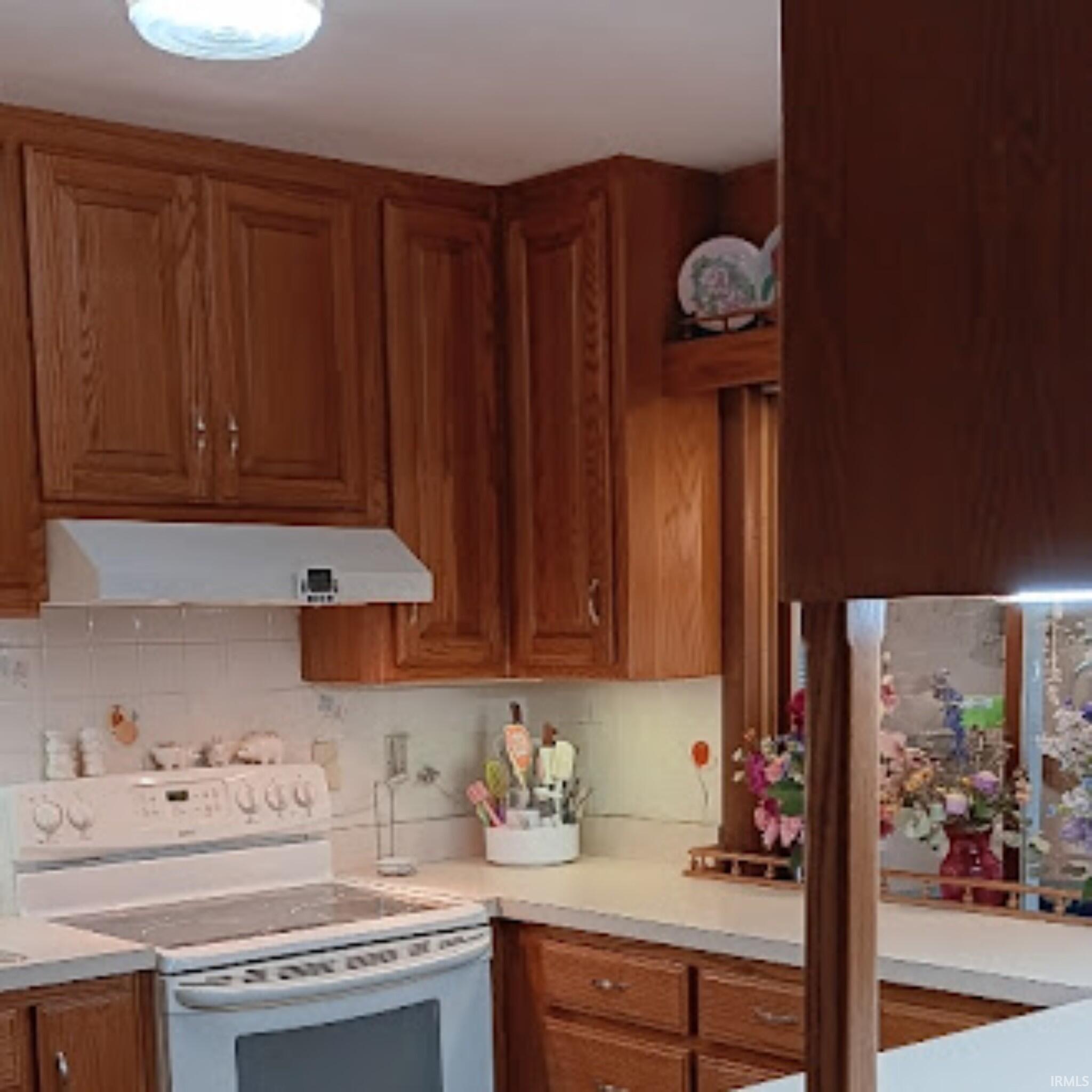 Homes for sale in Columbia, IN | 8 Jeffrey Dr, Columbia, IN 46725 | MLS# 202530923