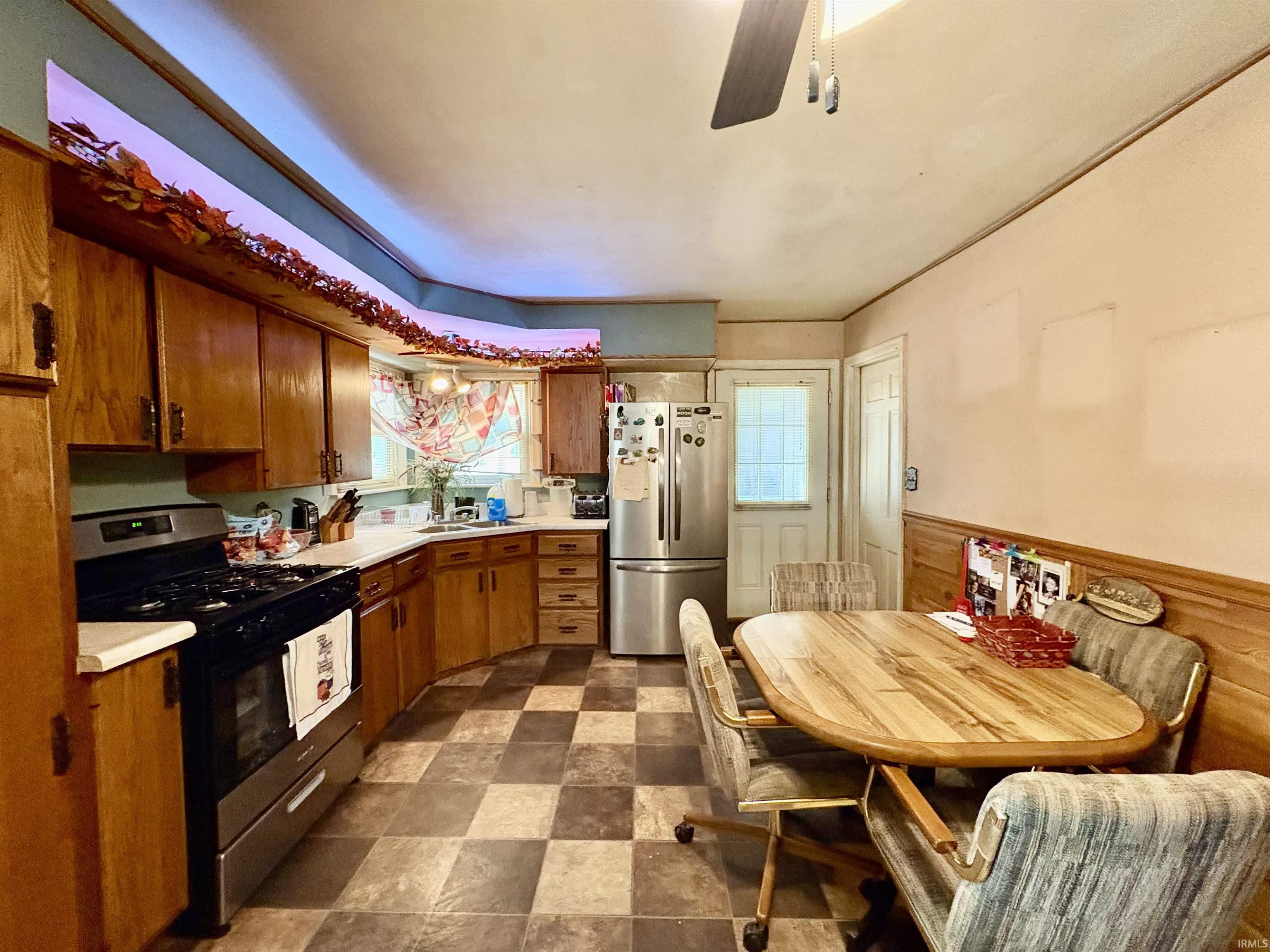 Photo 11 of 516 E Townley Street