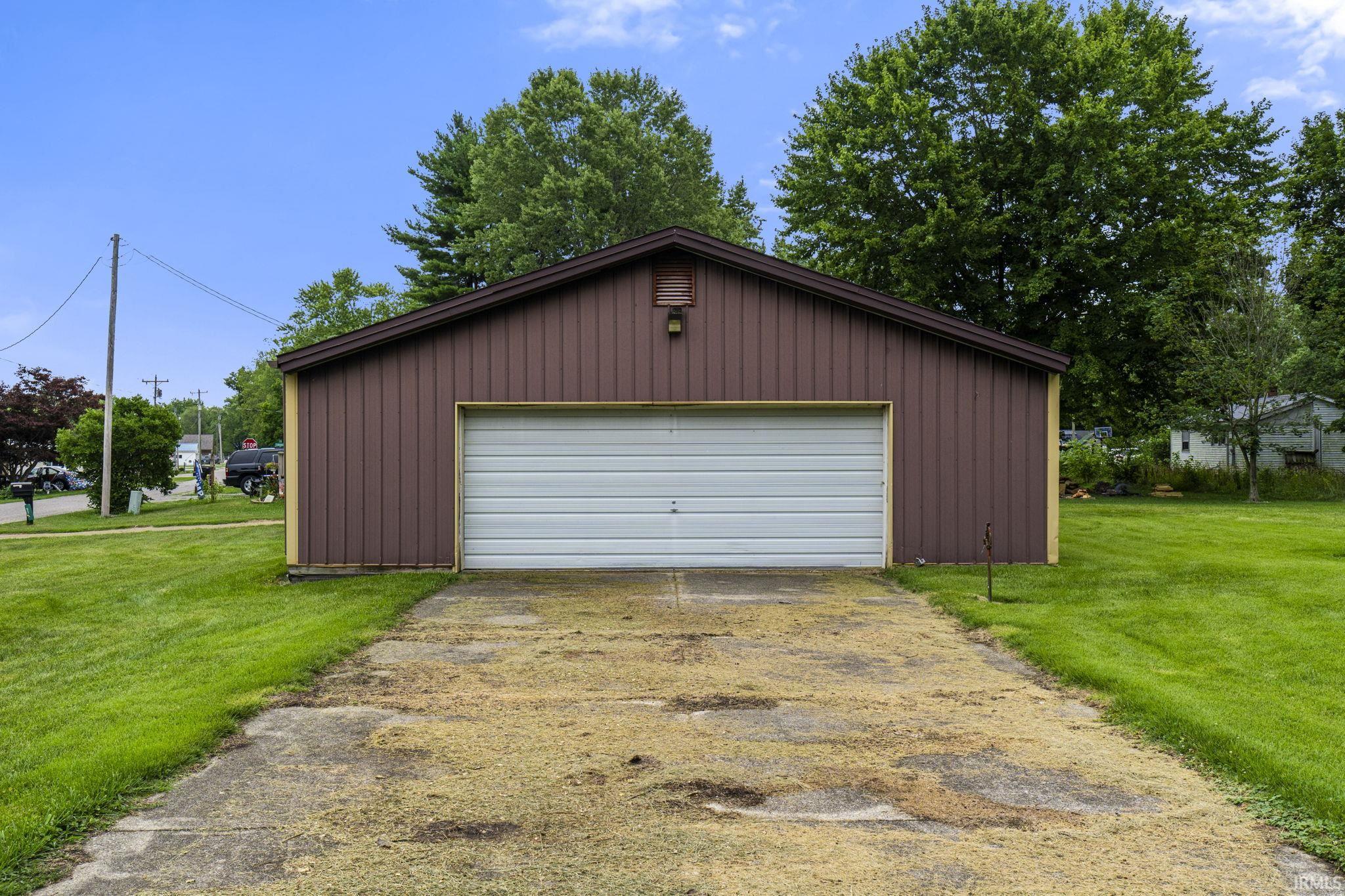 Homes for sale in North Manchester, IN | 93 W Lakeside Dr, North Manchester, IN 46962 | MLS# 202531014