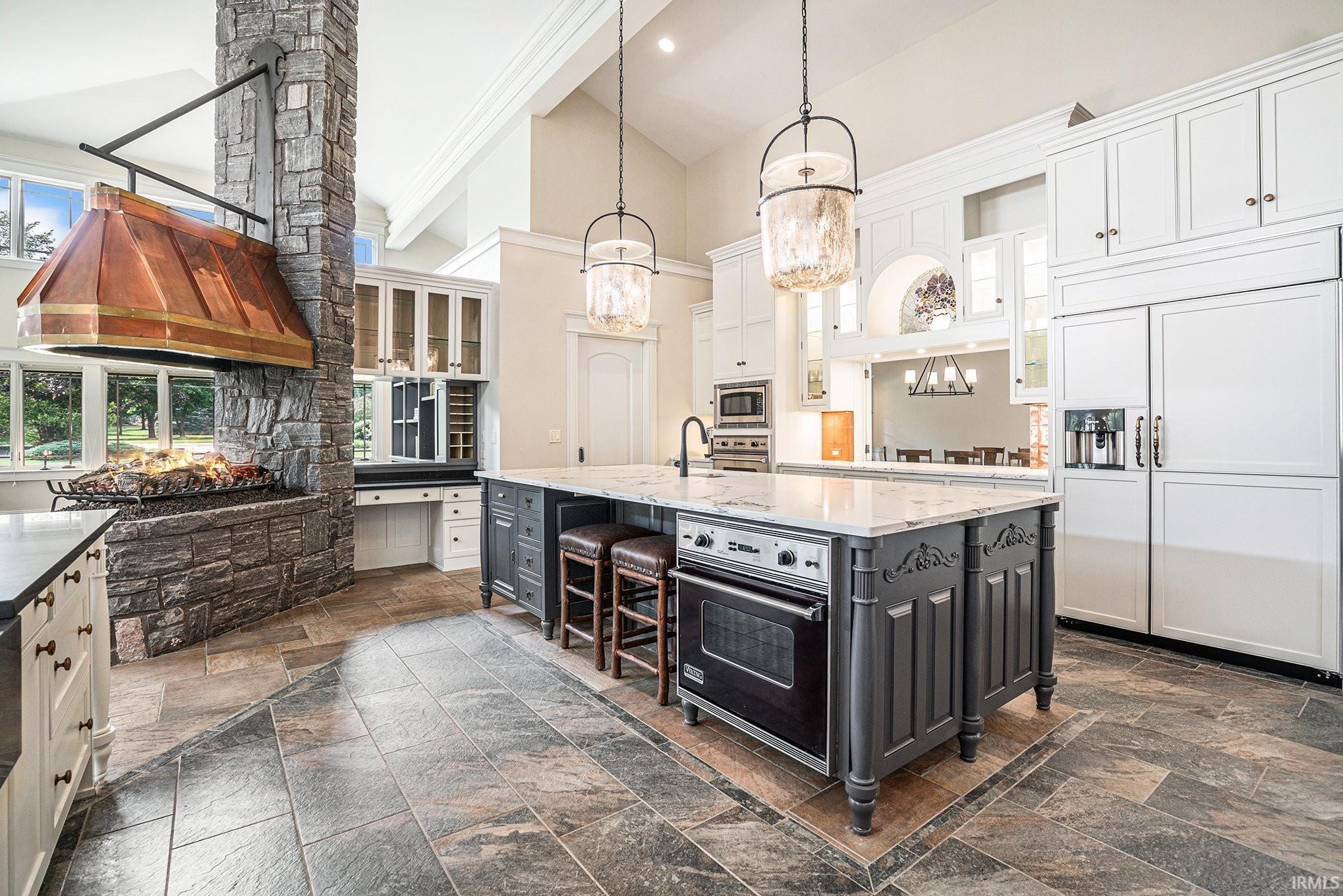 Photo 11 of 622 Bristol Avenue