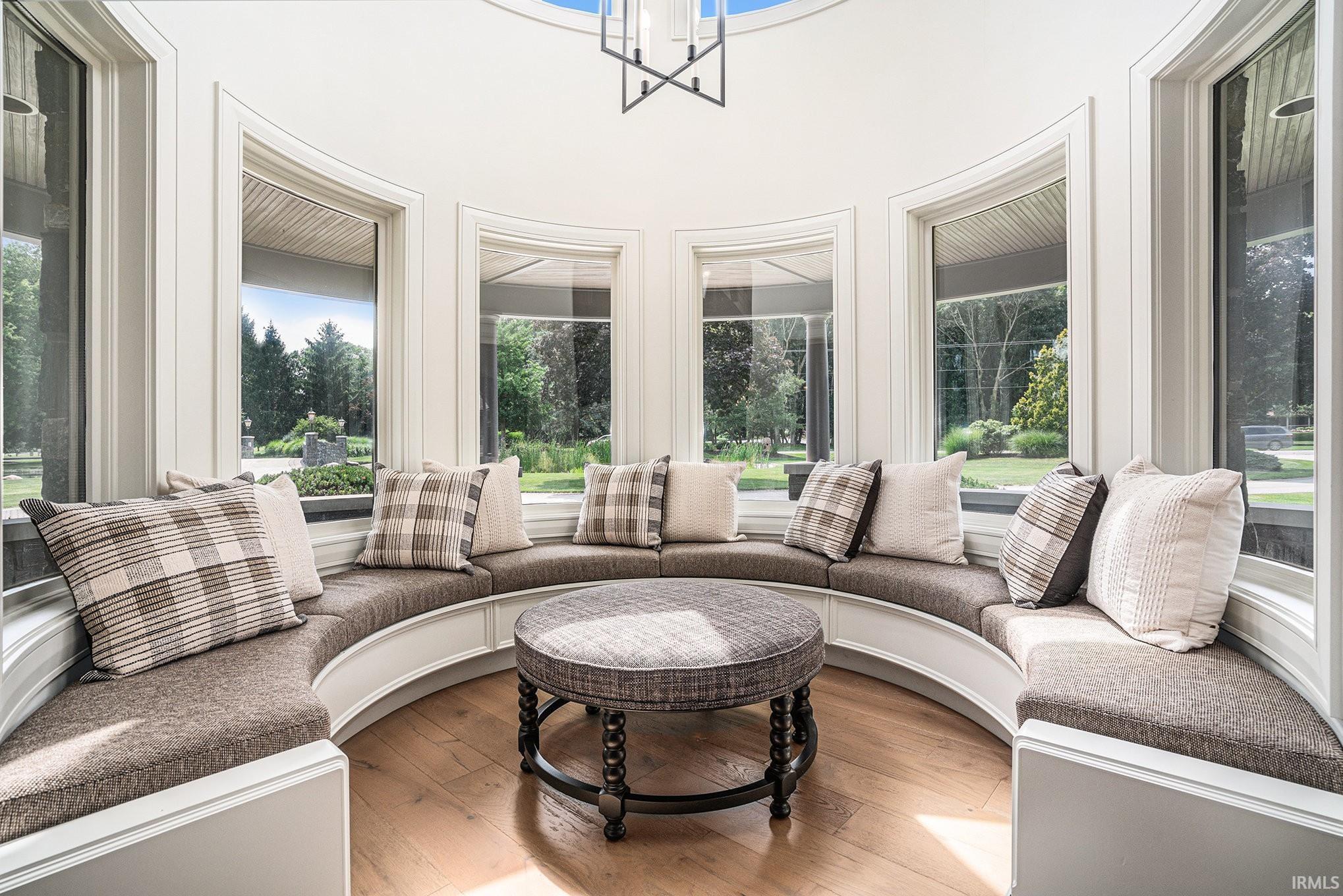 Photo 5 of 622 Bristol Avenue