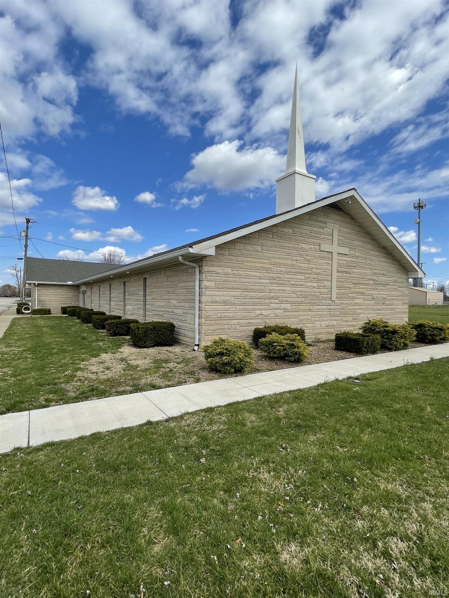 Homes for sale in Mitchell, IN | 319 W Frank St, Mitchell, IN 47446 | MLS# 202531136