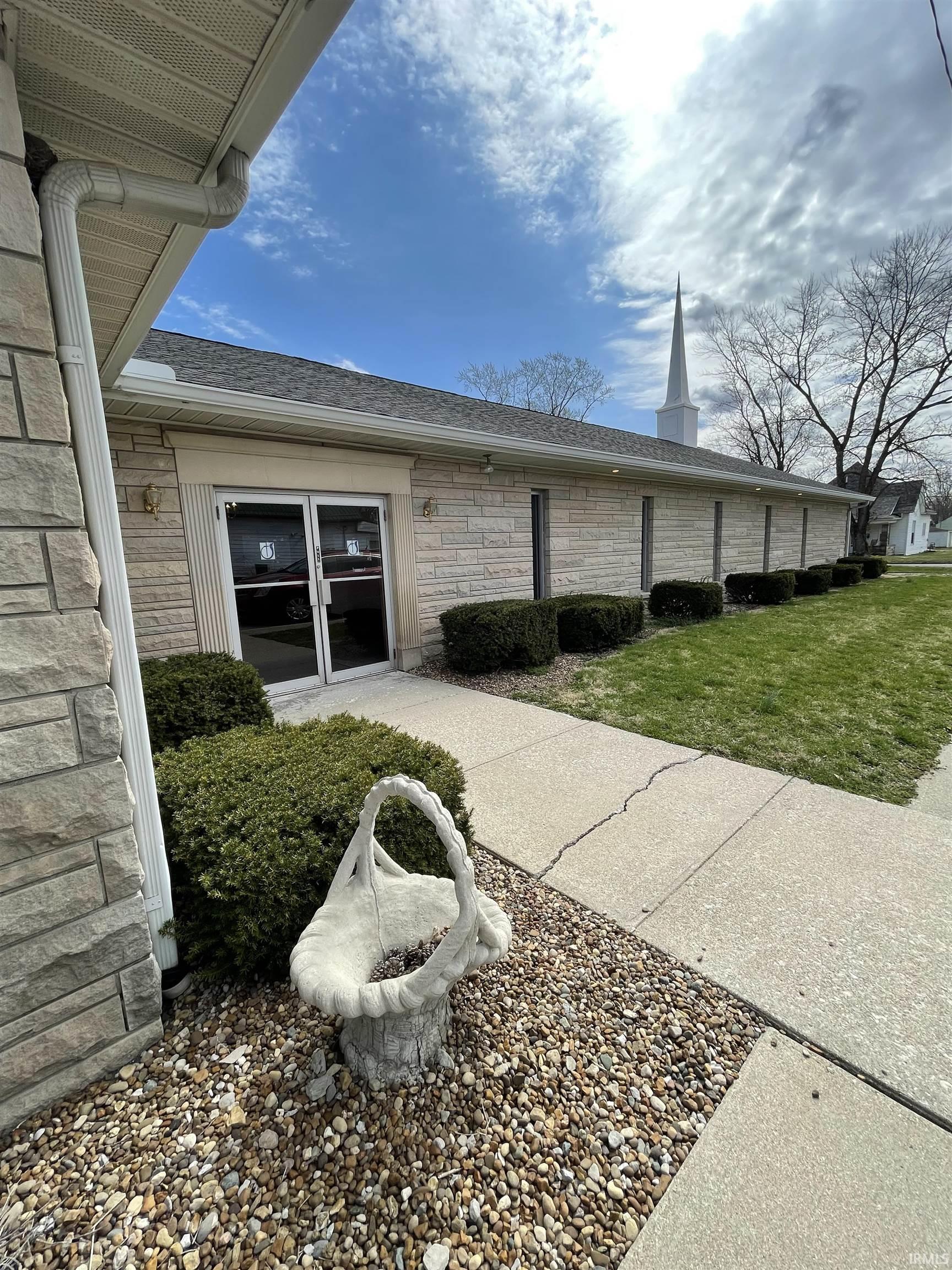 Homes for sale in Mitchell, IN | 319 W Frank St, Mitchell, IN 47446 | MLS# 202531136