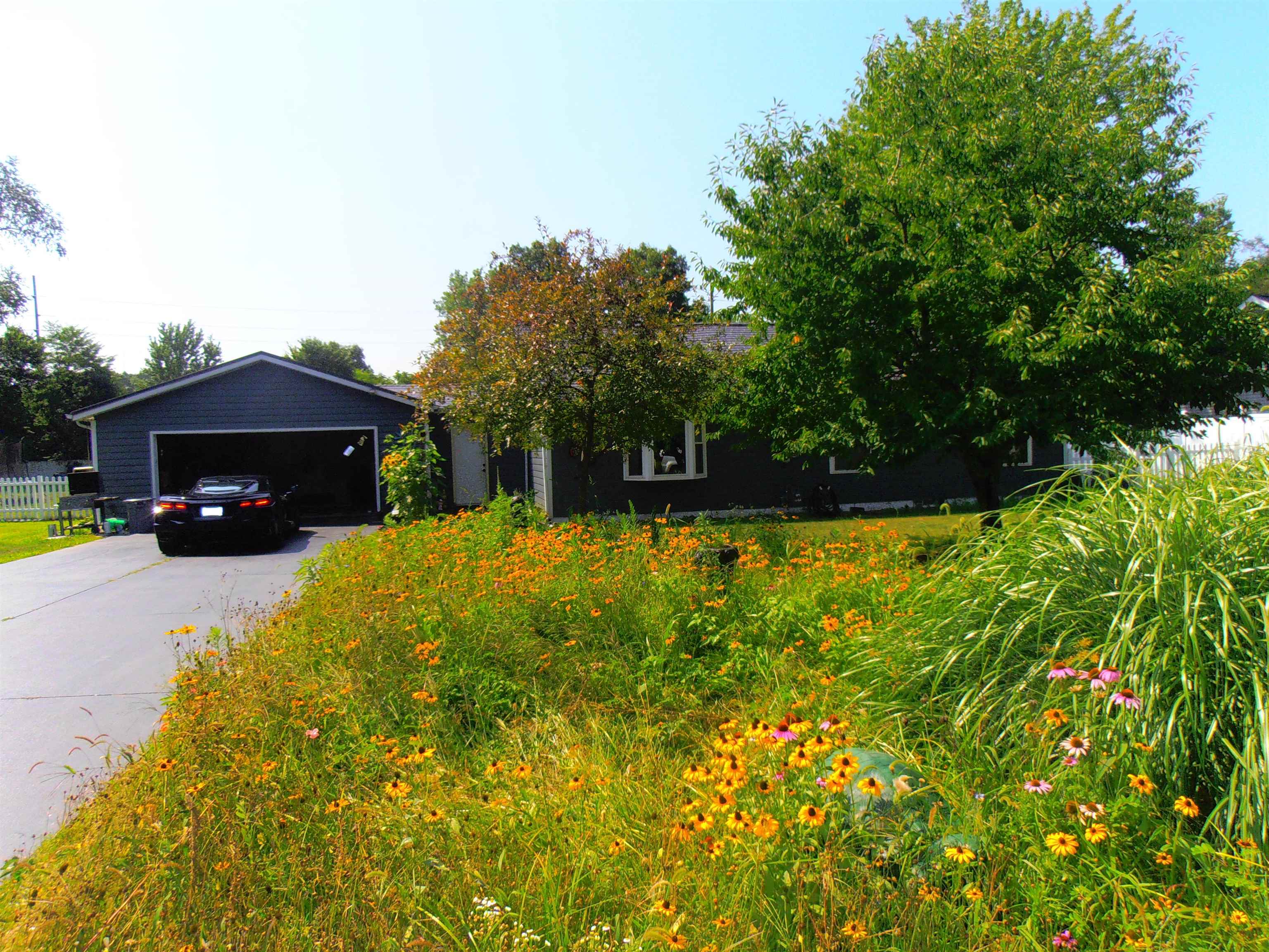 Homes for sale in Osceola, IN | 10988 Fairview Ave, Osceola, IN 46561 | MLS# 202531168