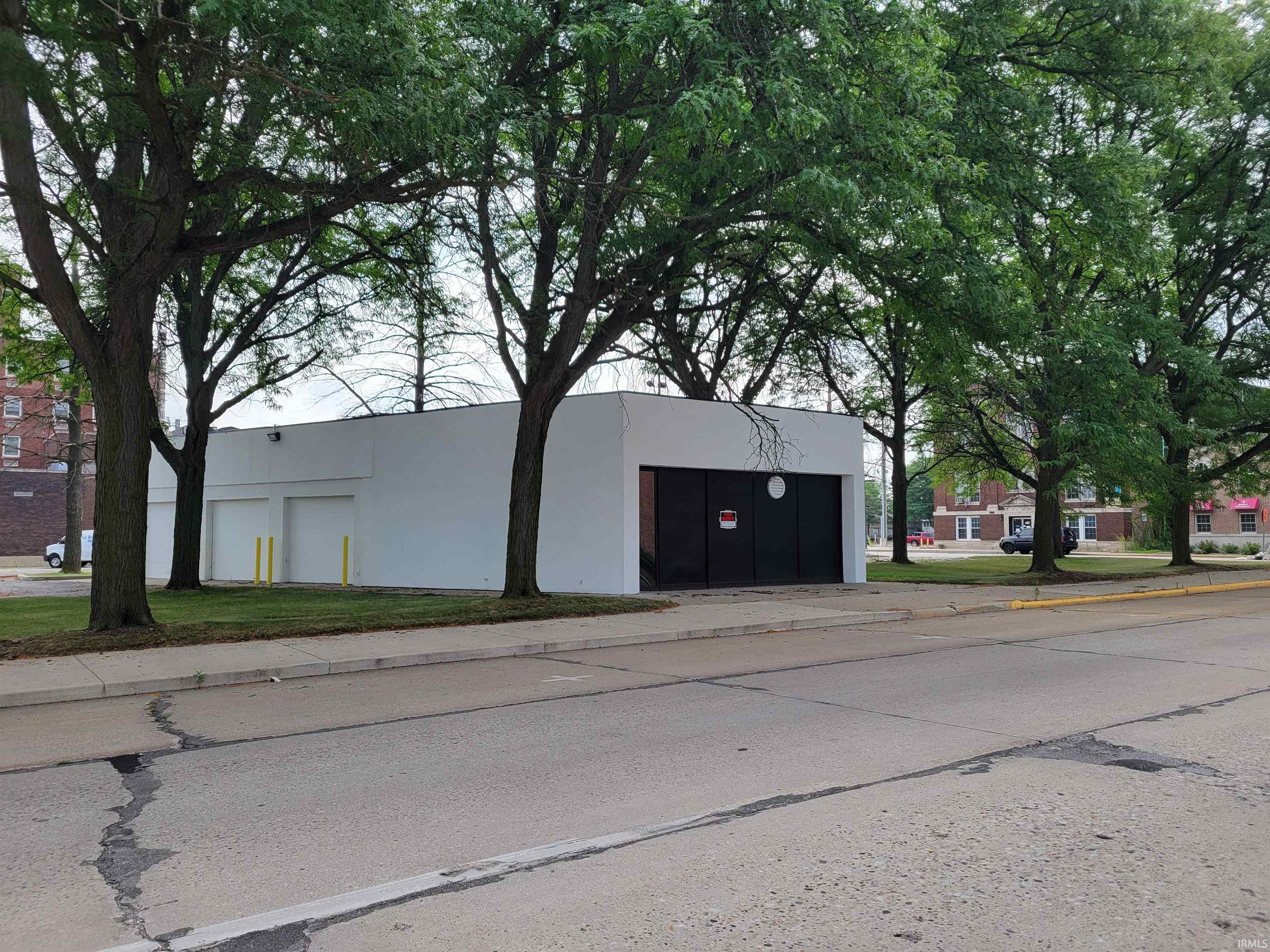 Photo 0 of 228 W Marion Street