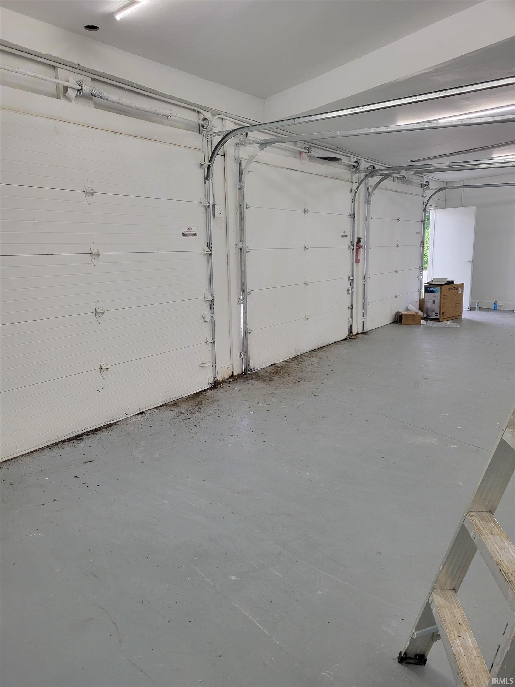 Photo 3 of 228 W Marion Street