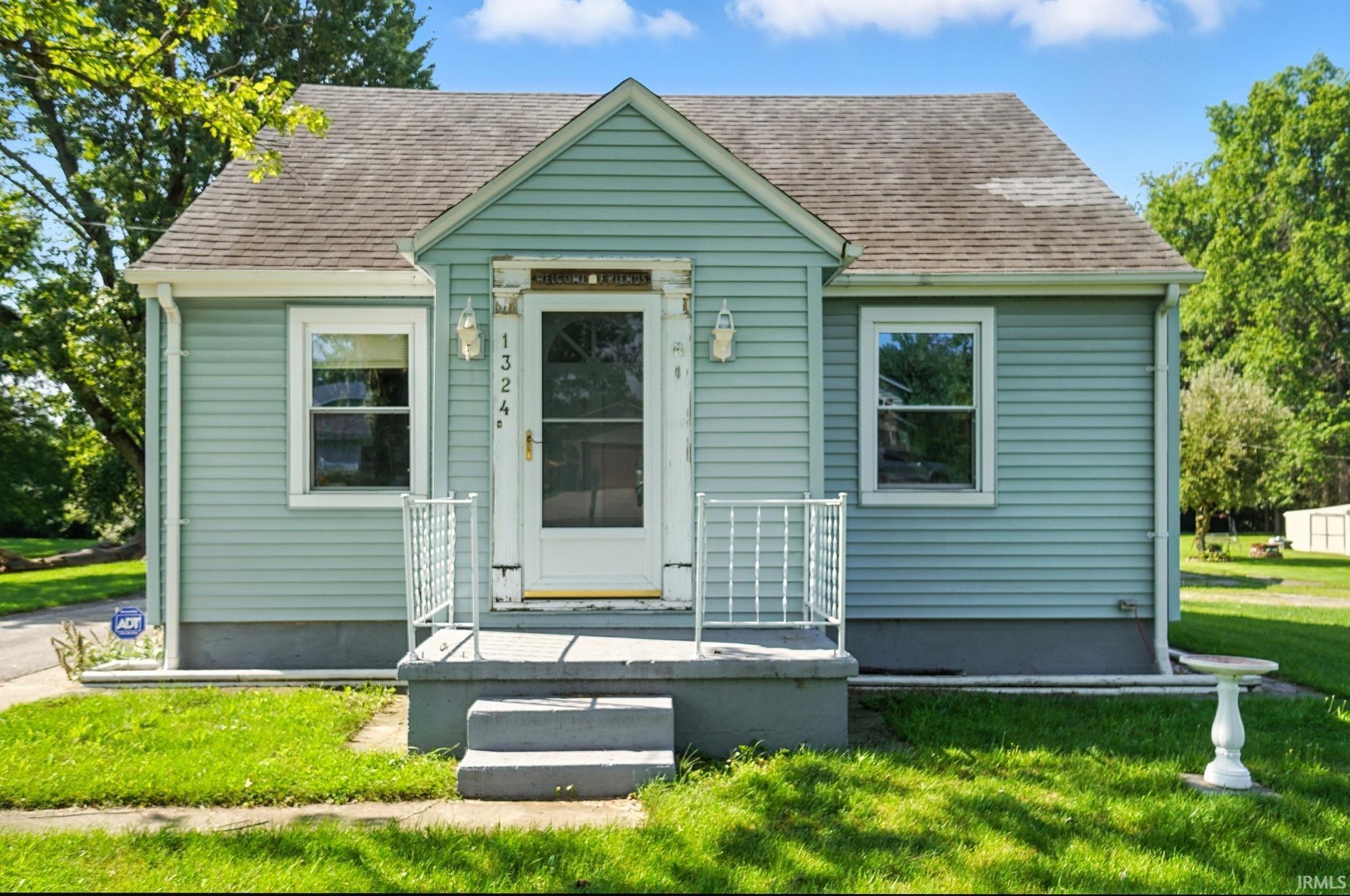 Homes for sale in Fort Wayne, IN | 1324 Farwood Ave, Fort Wayne, IN 46816 | MLS# 202531348