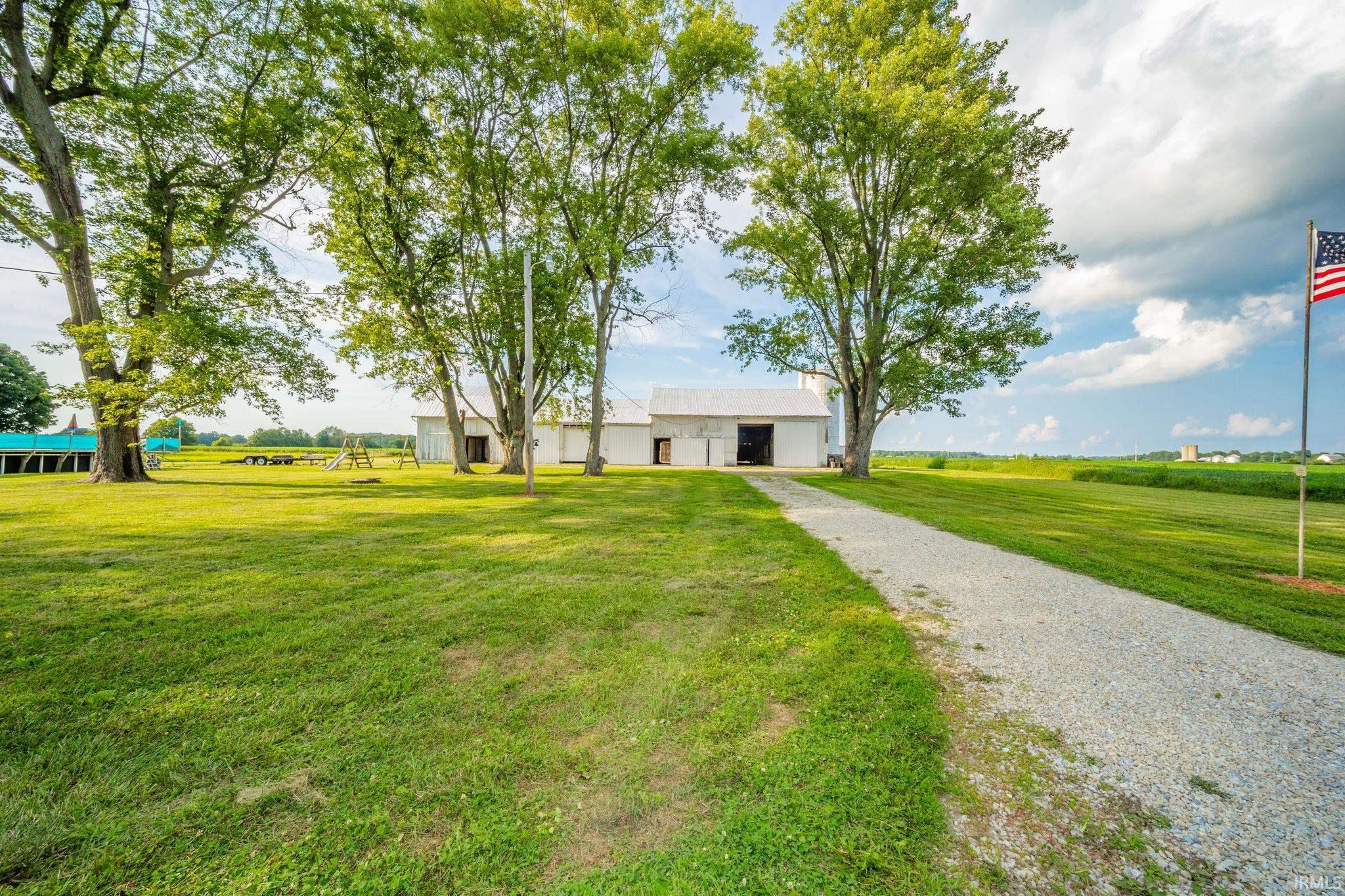 Homes for sale in Mooreland, IN | 5834 E County Road 400, Mooreland, IN 47360 | MLS# 202531423