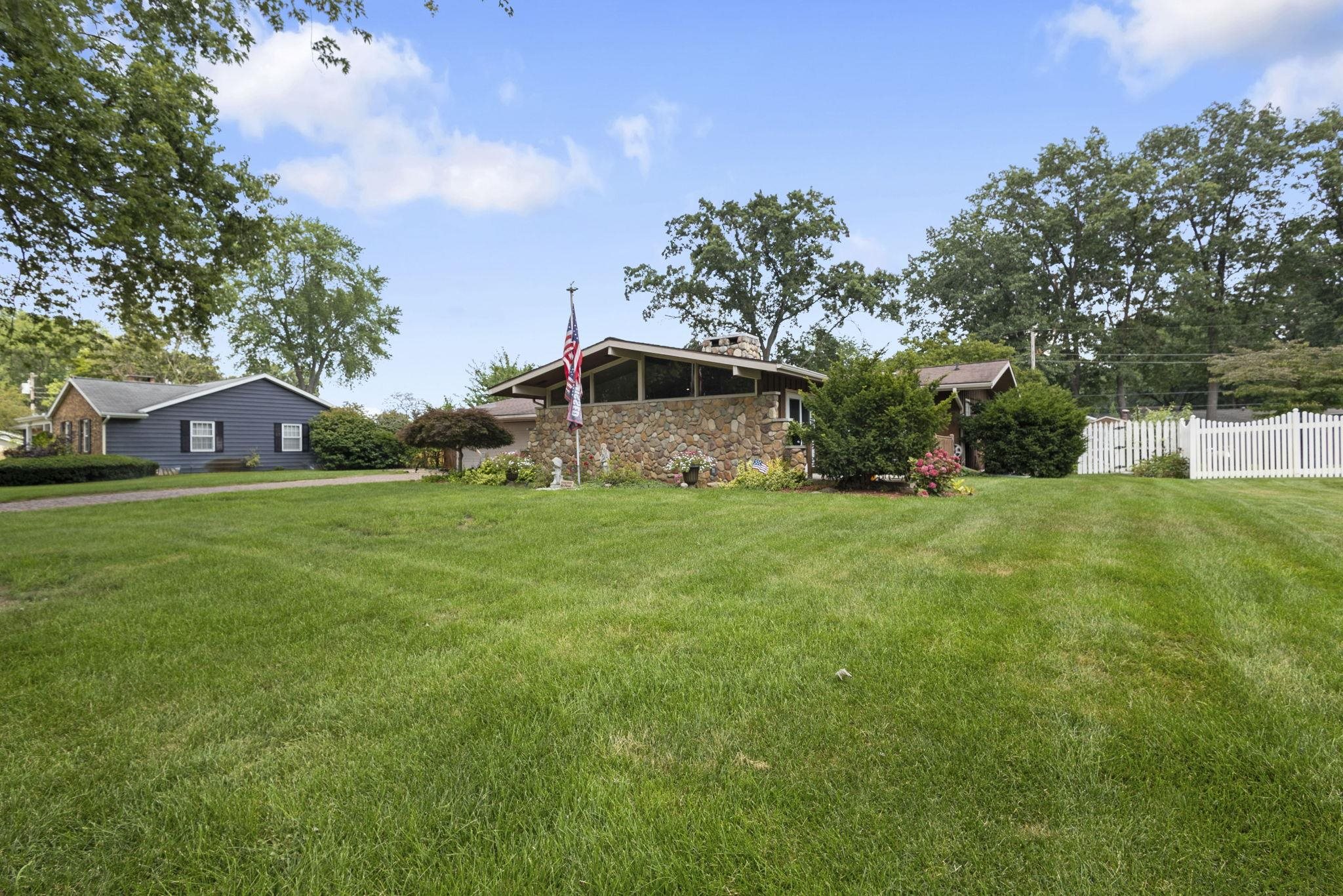 Homes for sale in Elkhart, IN | 56882 Brightwood Blvd, Elkhart, IN 46516 | MLS# 202531451