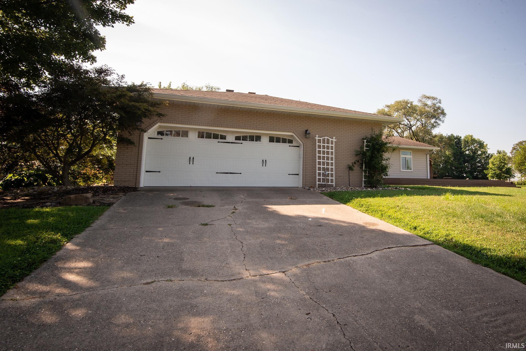 Homes for sale in Vincennes, IN | 2792 E Spring Meadow Ct, Vincennes, IN 47591 | MLS# 202531528