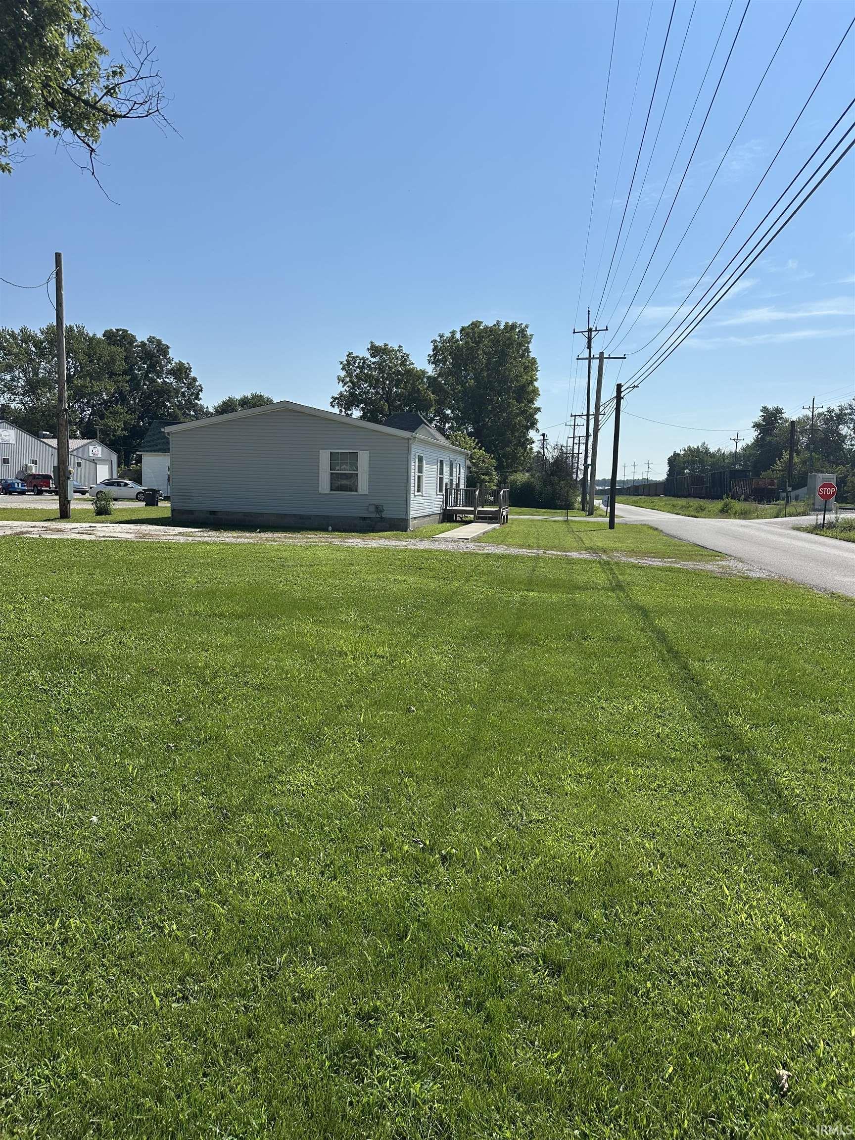 Homes for sale in Linton, IN | 230 Se 6Th St, Linton, IN 47441 | MLS# 202531530