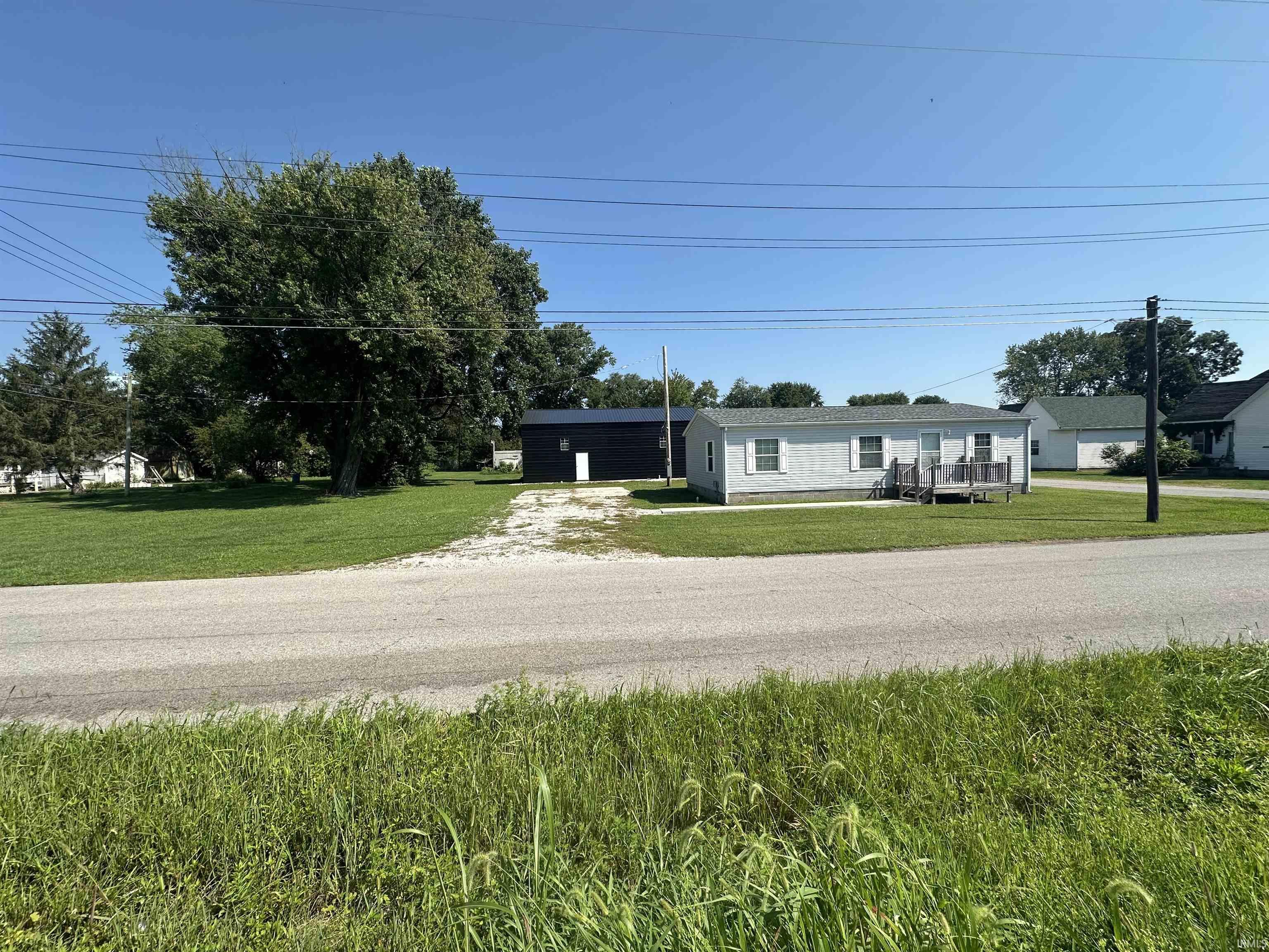 Homes for sale in Linton, IN | 230 Se 6Th St, Linton, IN 47441 | MLS# 202531530