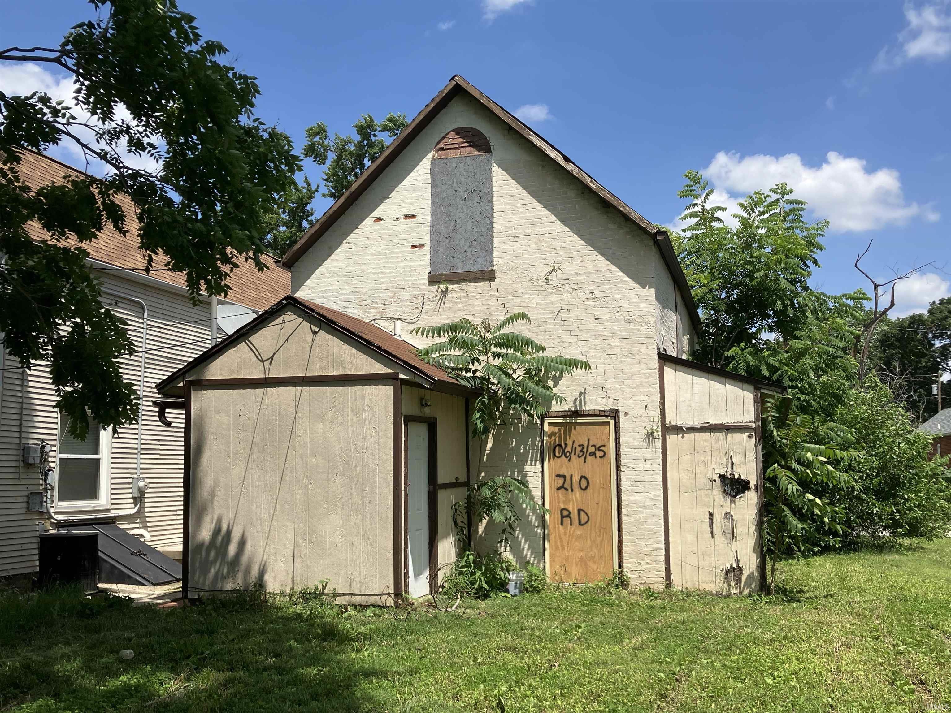 Homes for sale in Evansville, IN | 210 Read St, Evansville, IN 47710 | MLS# 202531540