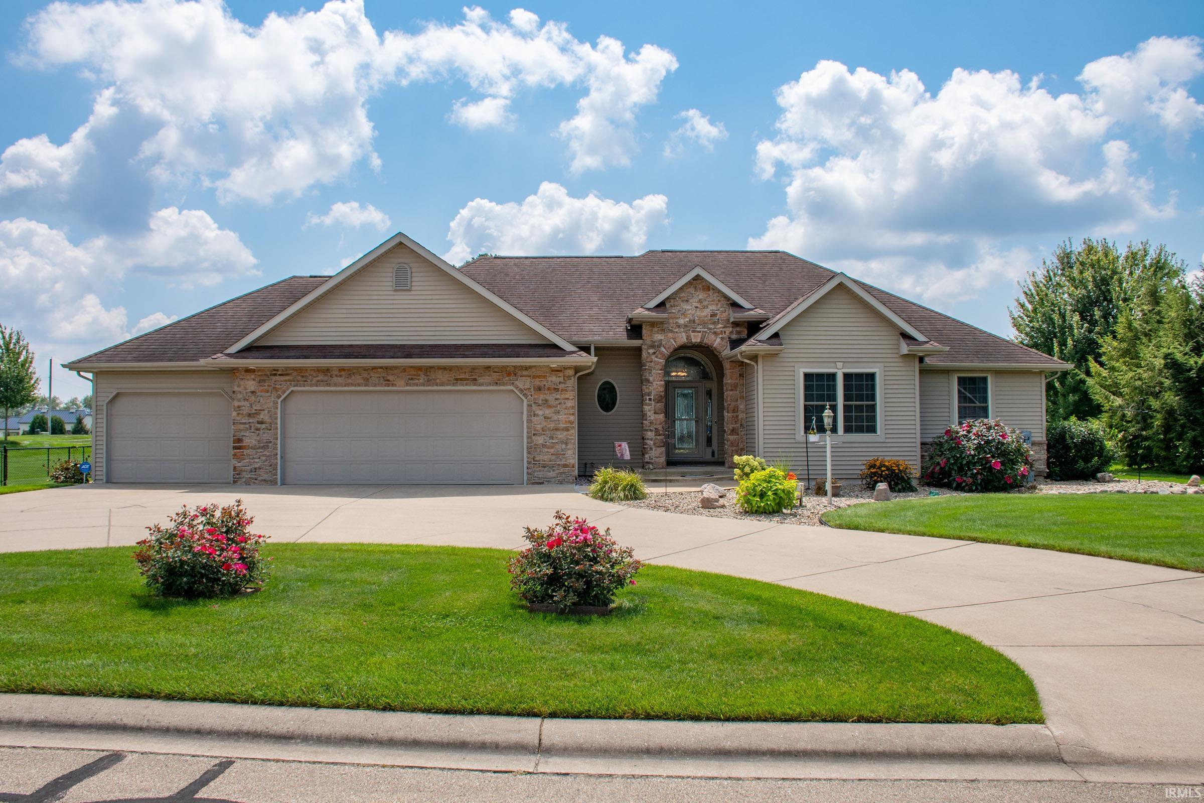 Homes for sale in Granger, IN | 30030 Quail Point Dr, Granger, IN 46530 | MLS# 202531566