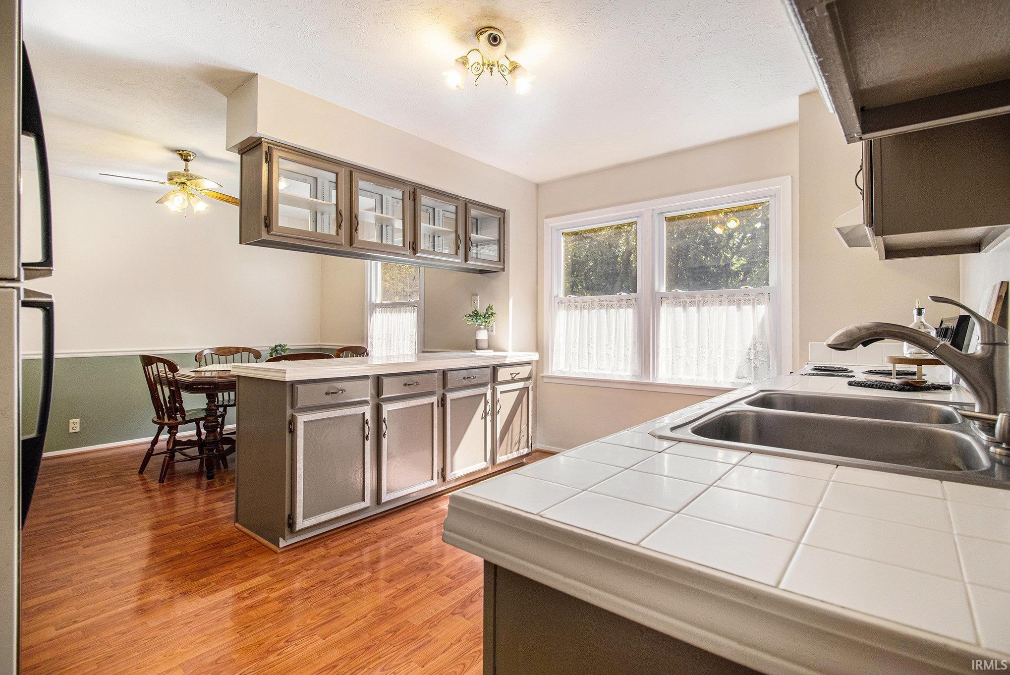 Photo 3 of 54160 Forest Grove Avenue