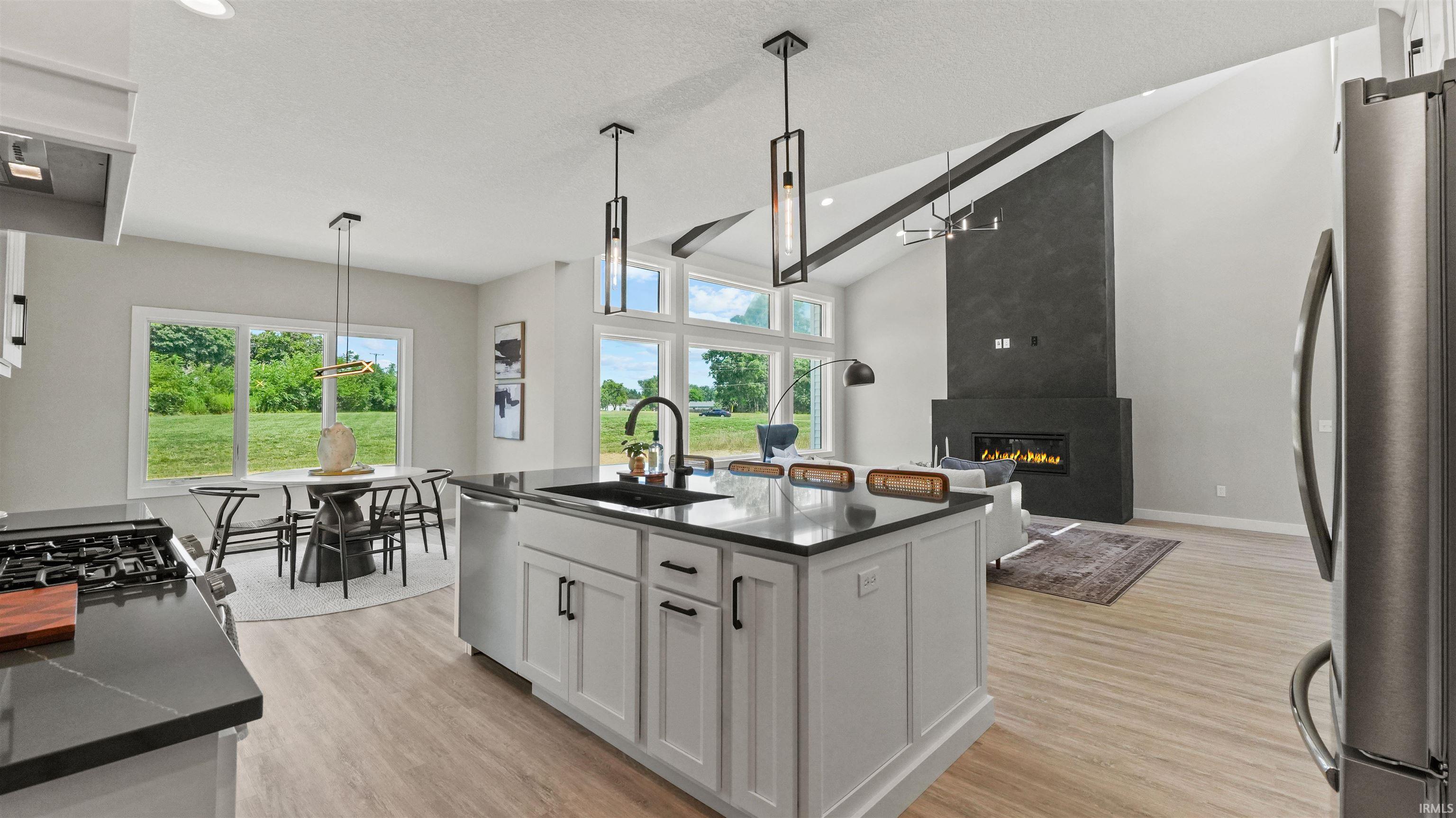 Photo 10 of 619 Grantham Passage