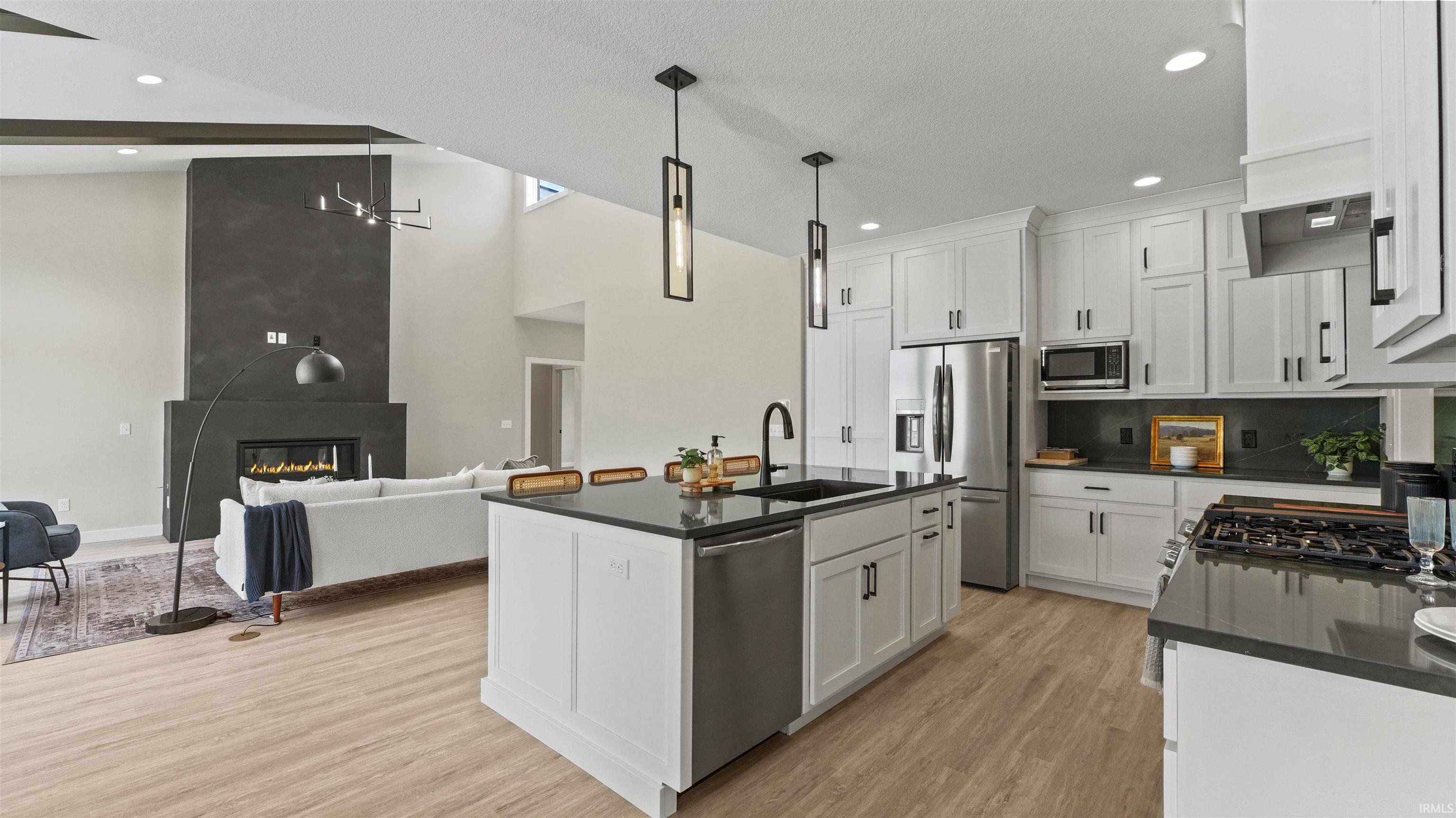 Photo 11 of 619 Grantham Passage