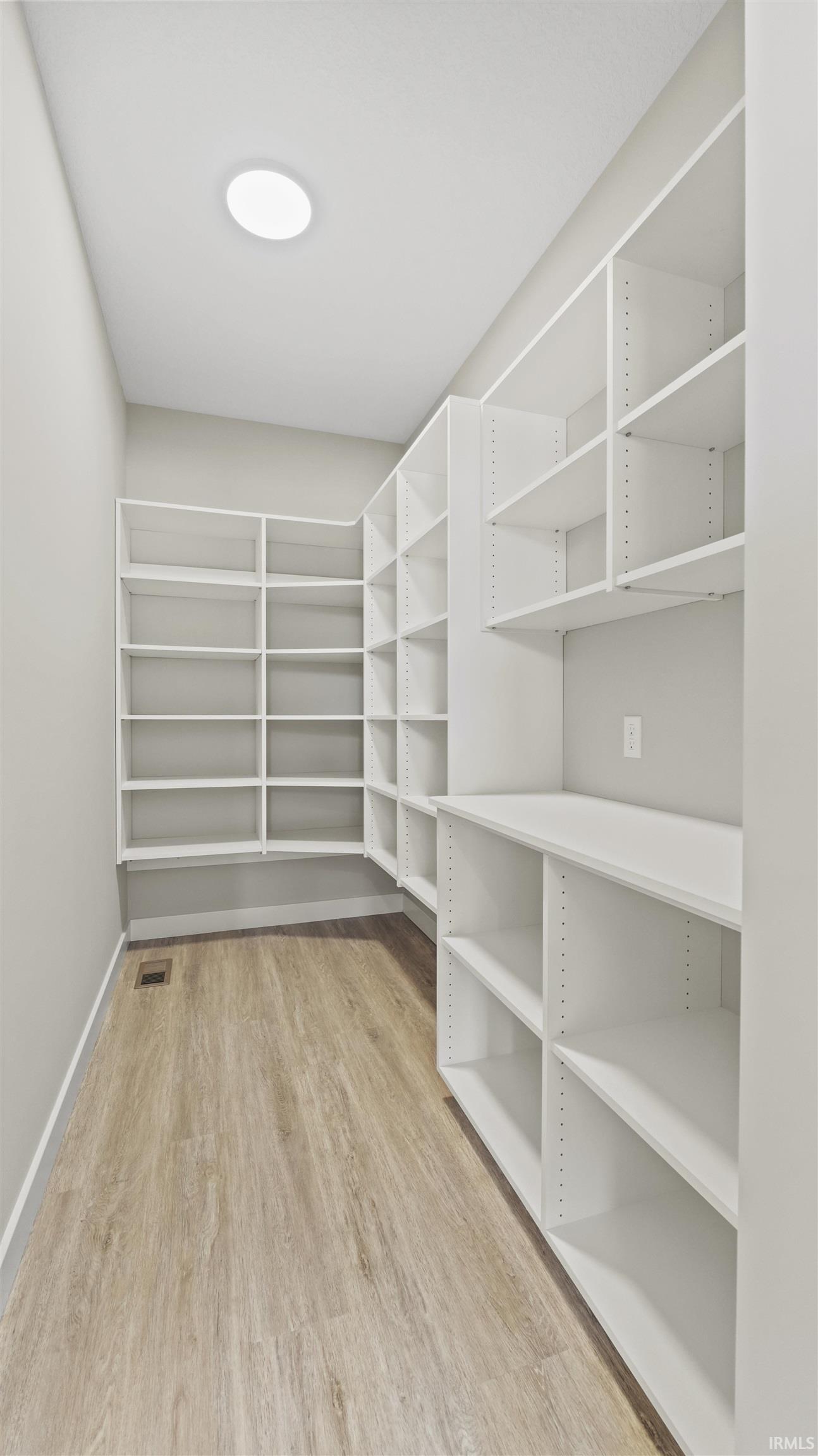 Photo 12 of 619 Grantham Passage