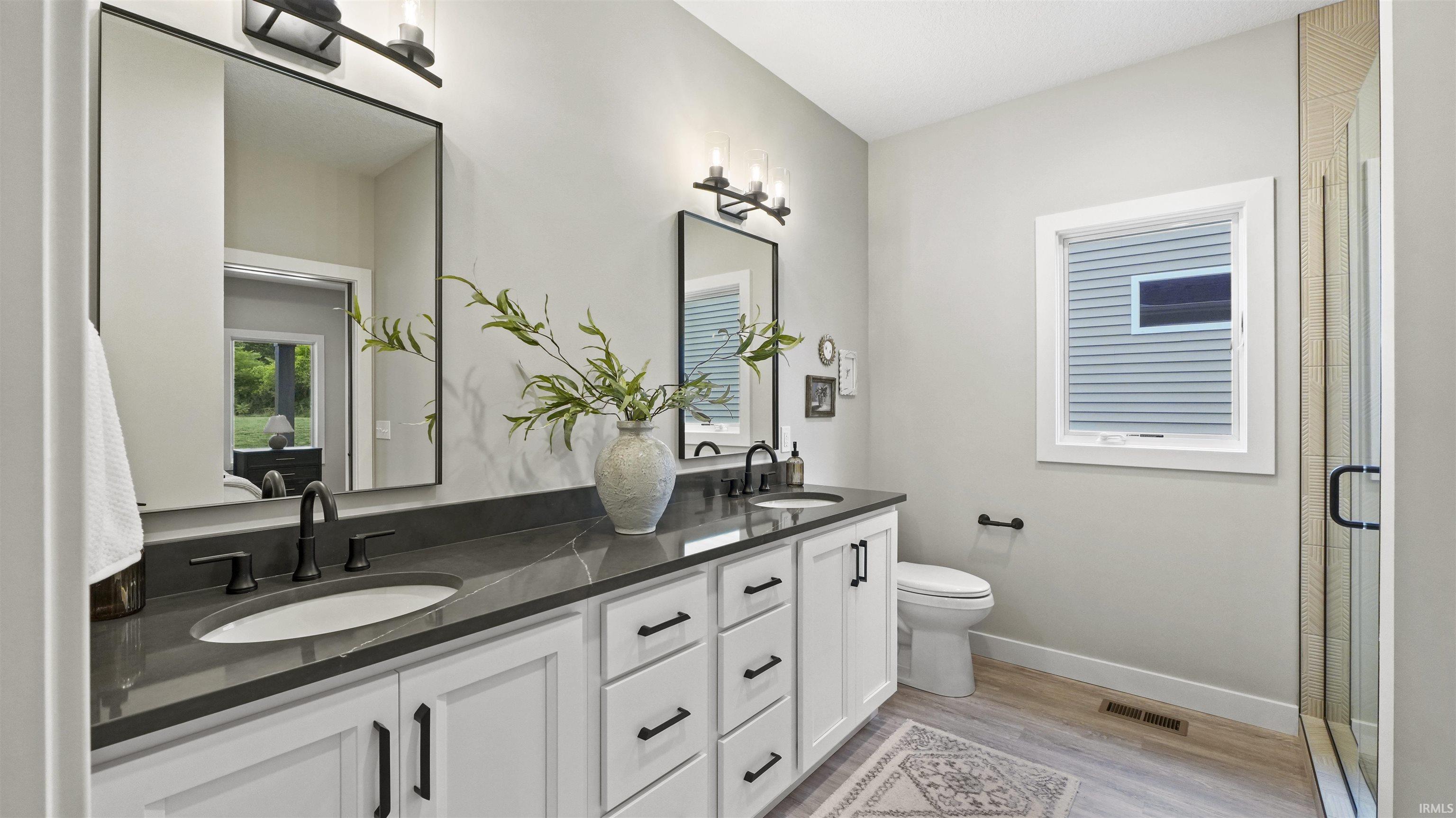 Photo 16 of 619 Grantham Passage