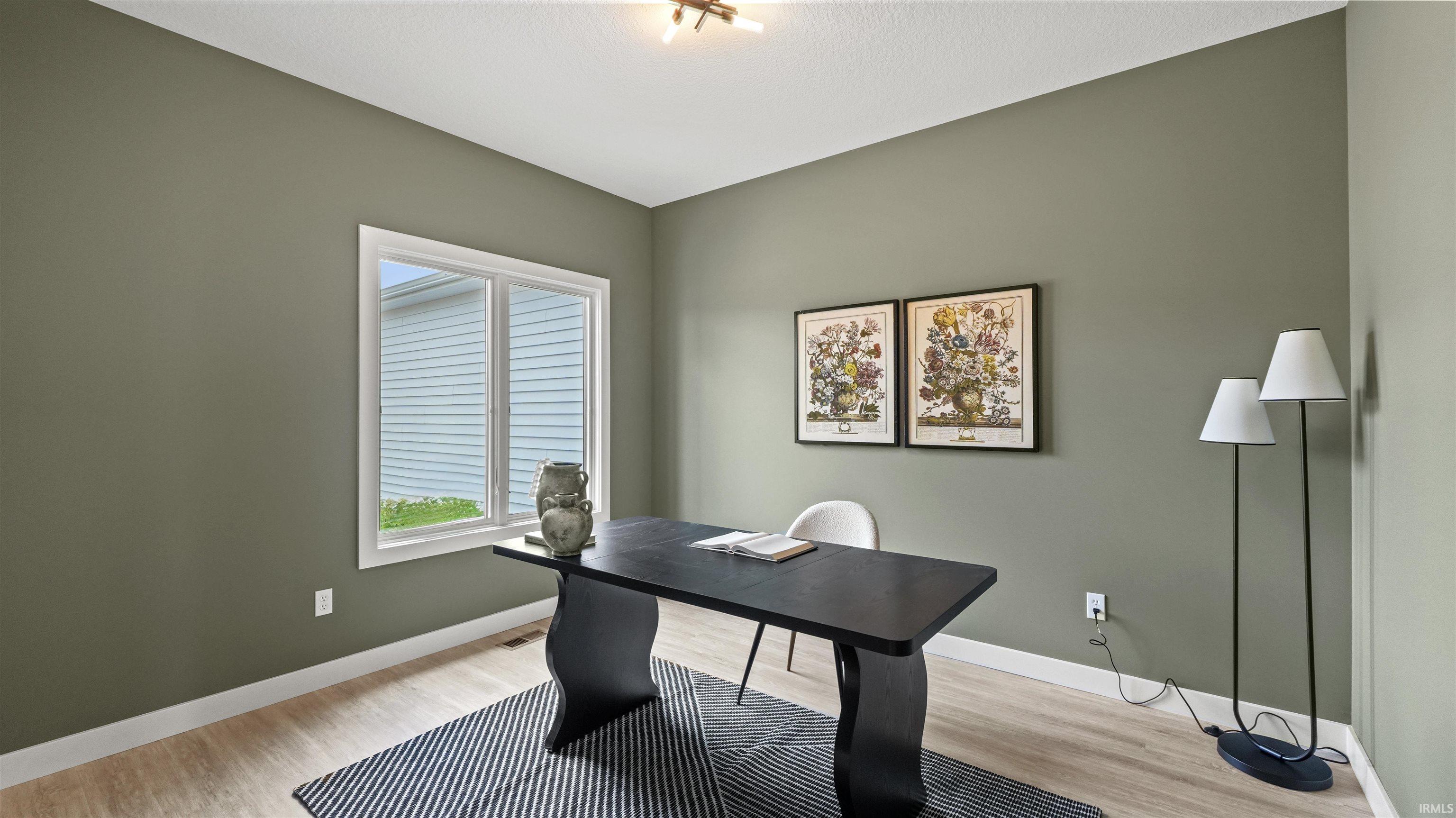 Photo 2 of 619 Grantham Passage