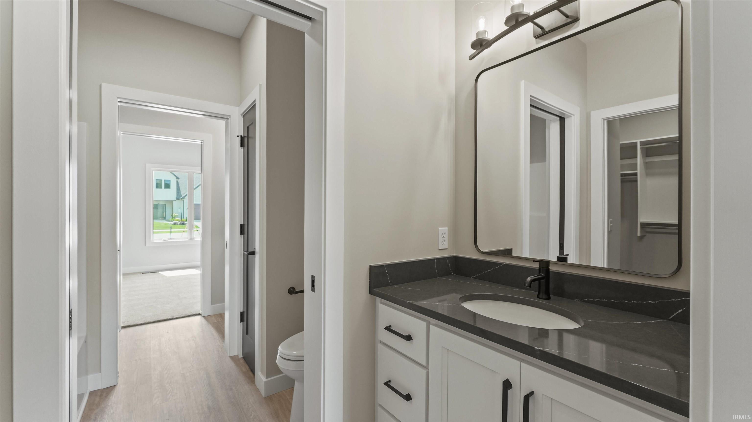 Photo 23 of 619 Grantham Passage