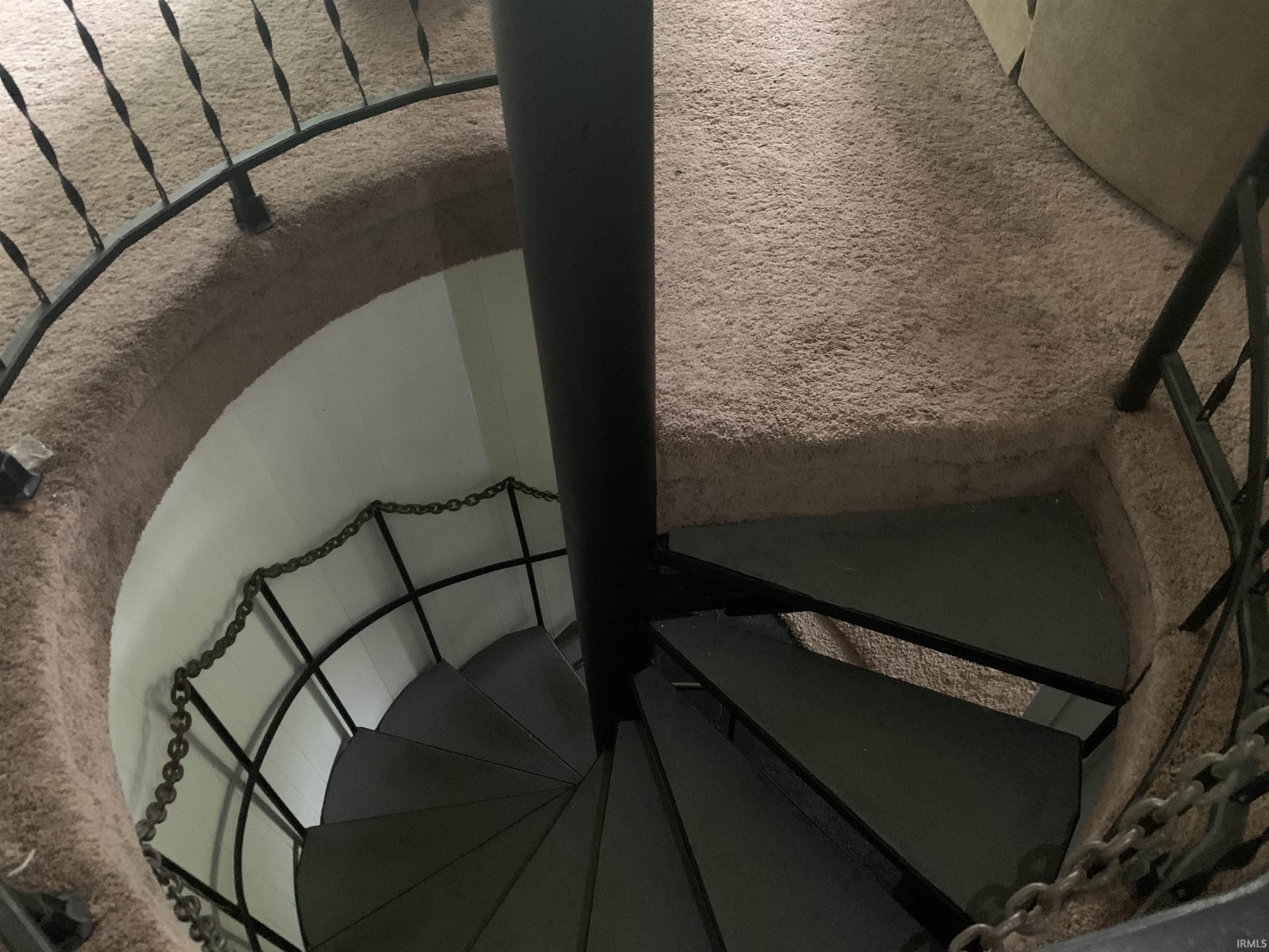 Photo 3 of 1202 S Shore Drive