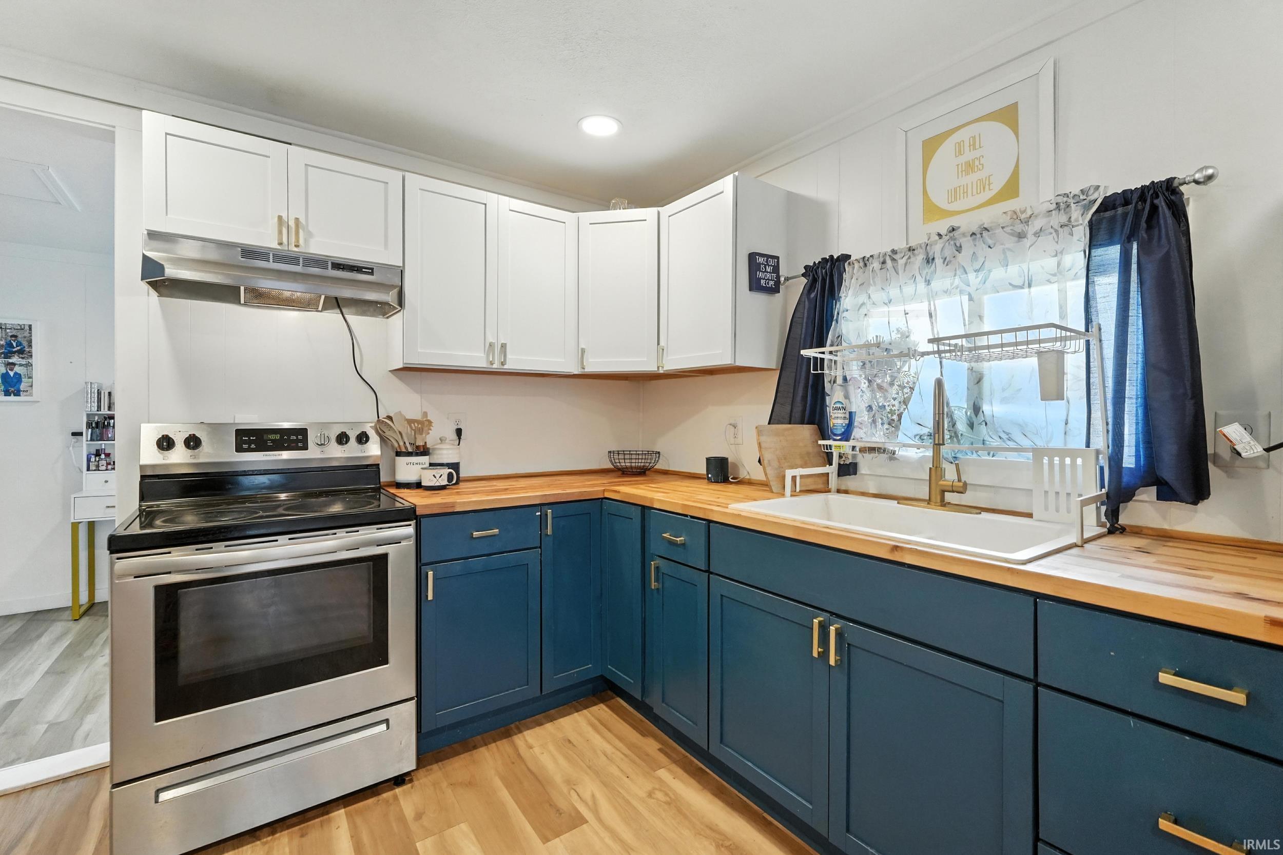 Homes for sale in Silver Lake, IN | 8792 S Sunnyside Ln, Silver Lake, IN 46982 | MLS# 202531640