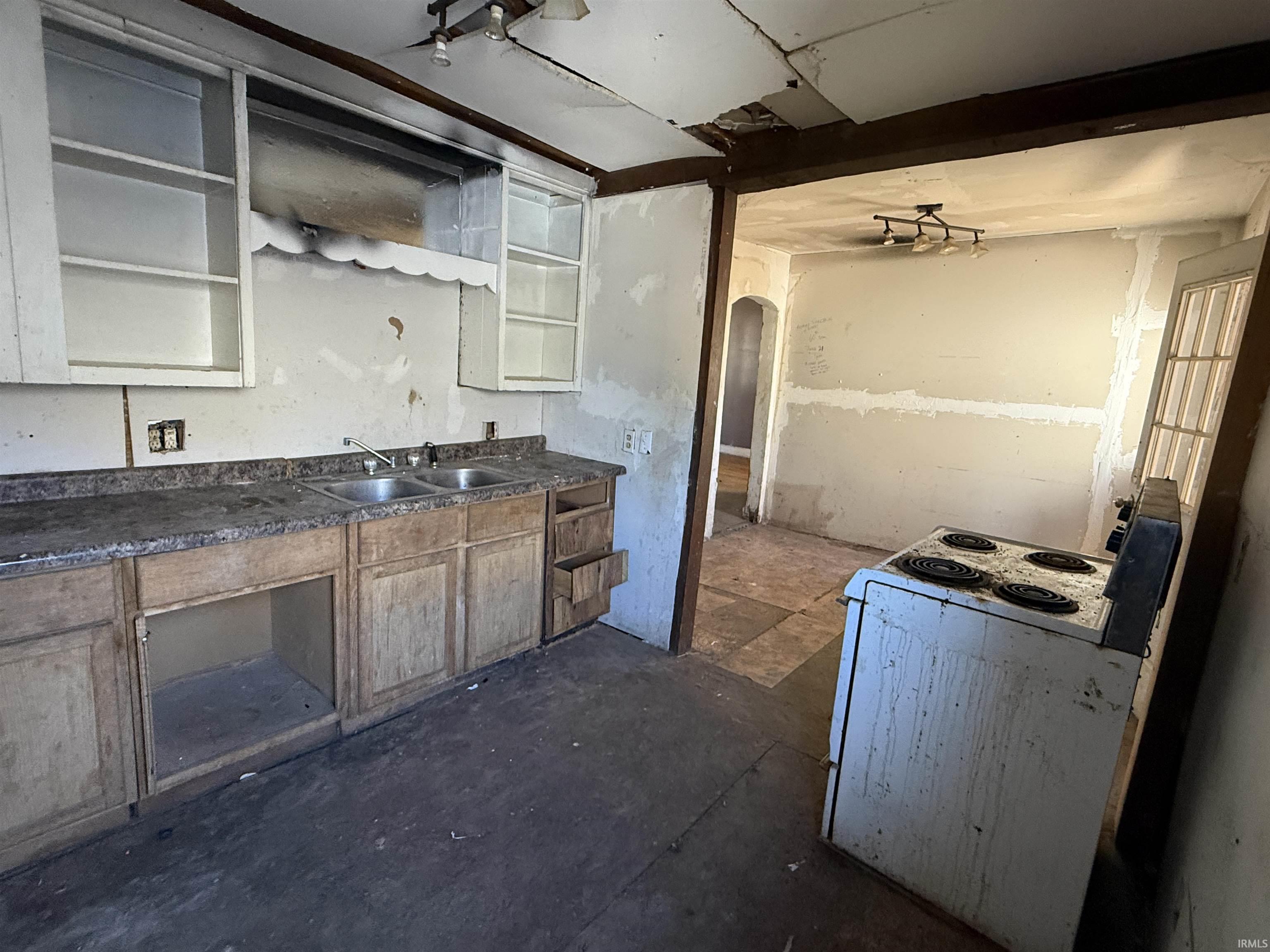 Homes for sale in Owensville, IN | 206 N Third St, Owensville, IN 47665 | MLS# 202531730