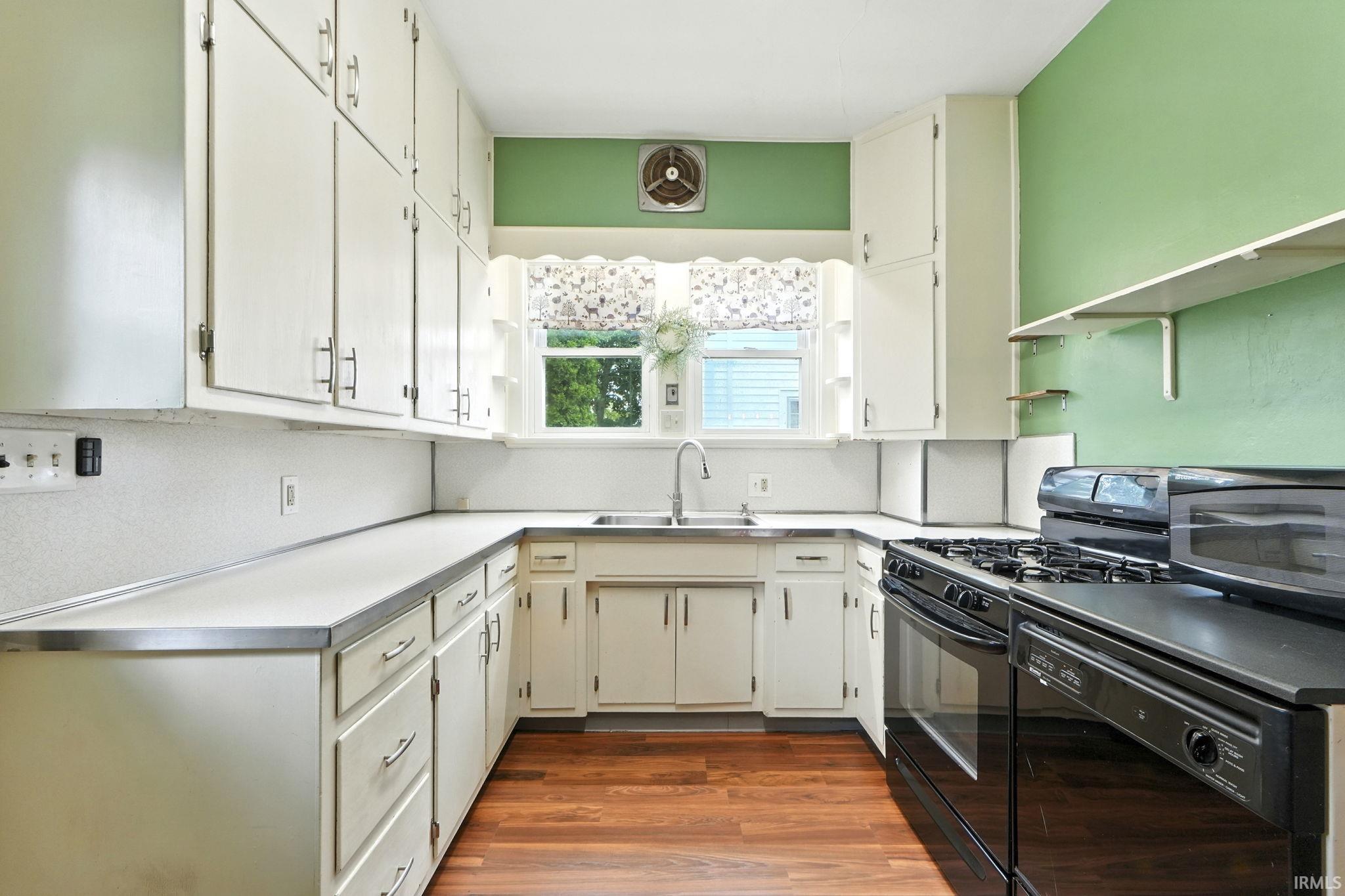 Photo 11 of 1928 Lawndale Drive