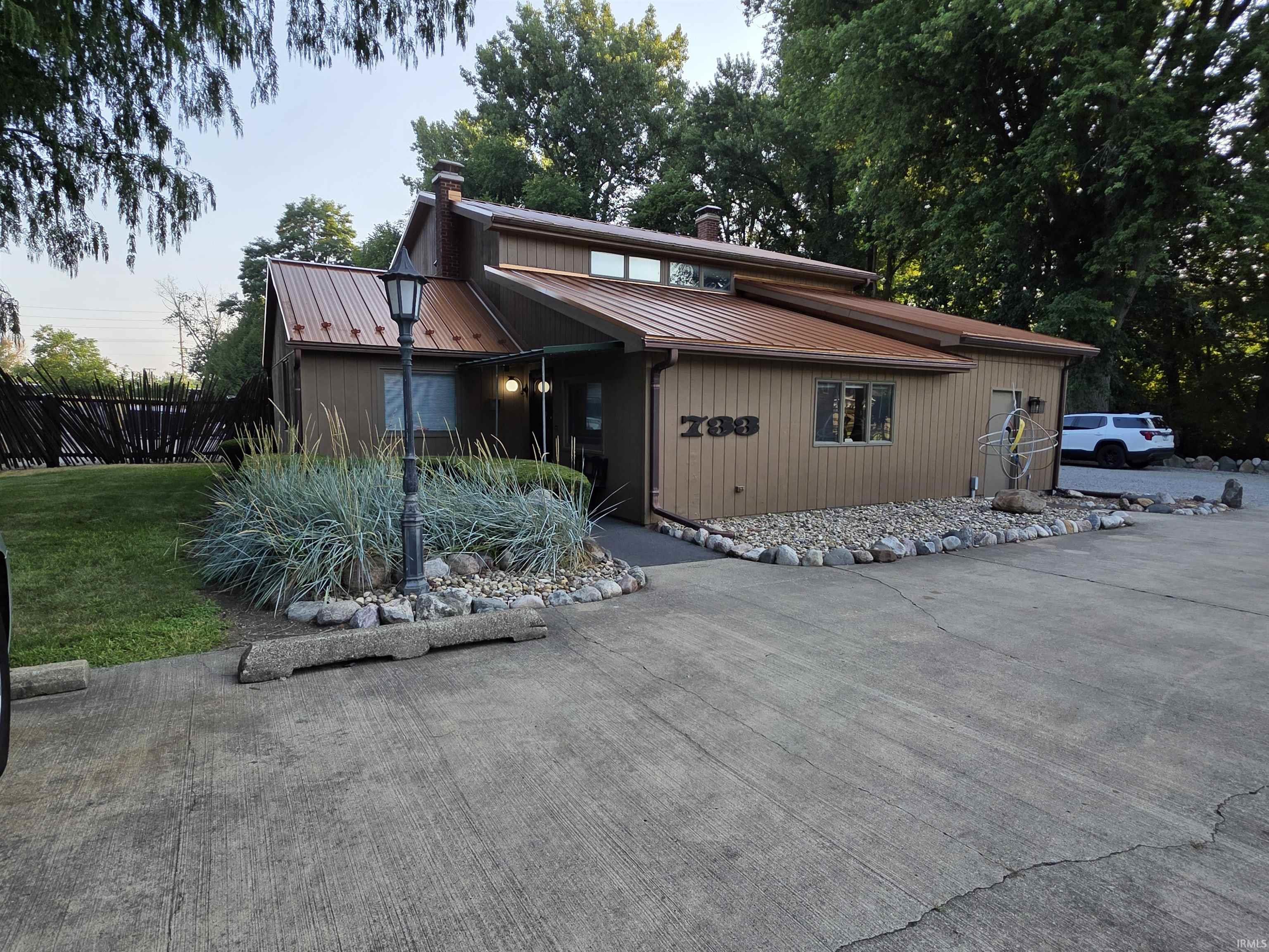 Photo 0 of 733 Princeton Avenue