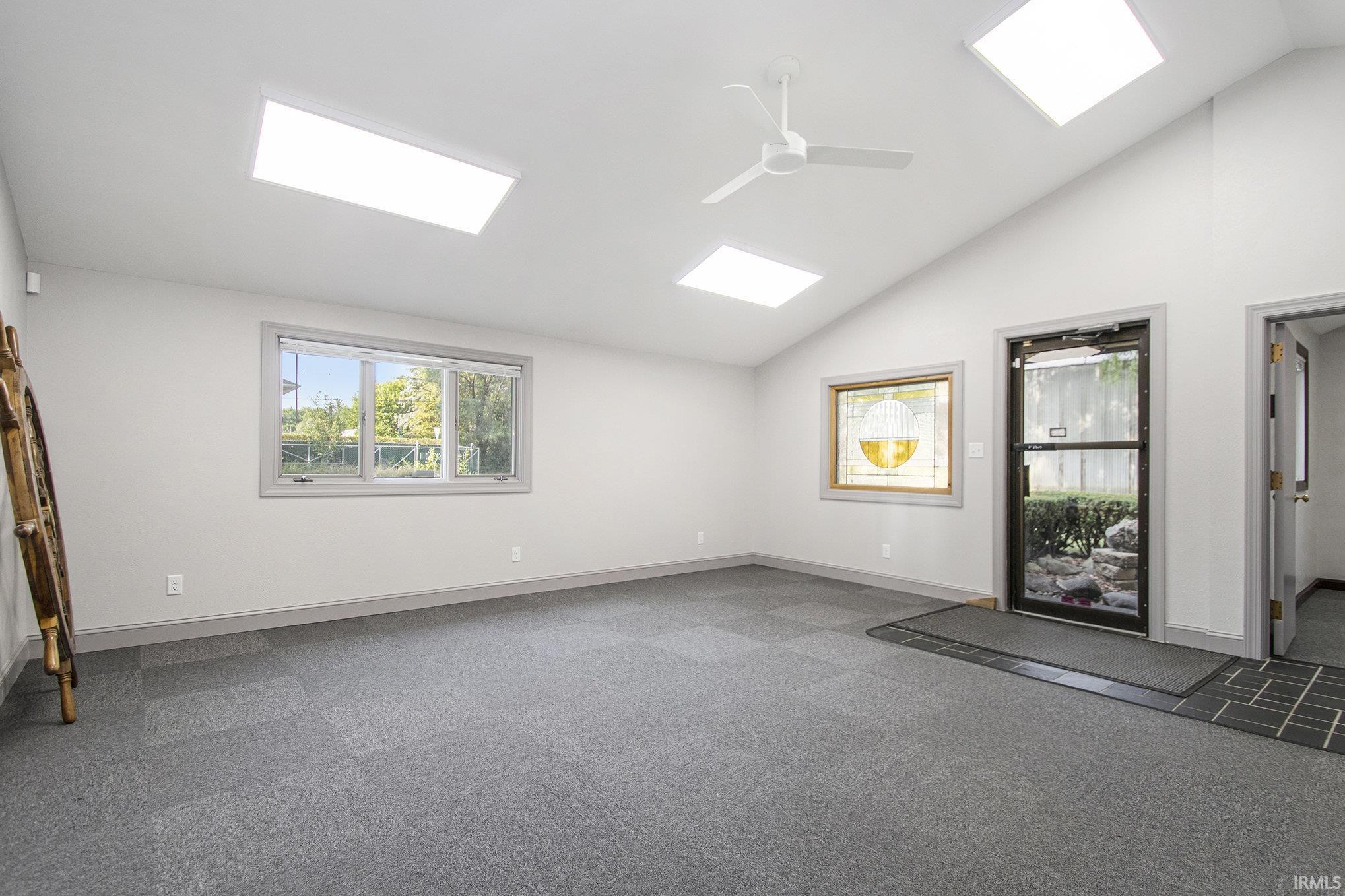 Photo 11 of 733 Princeton Avenue