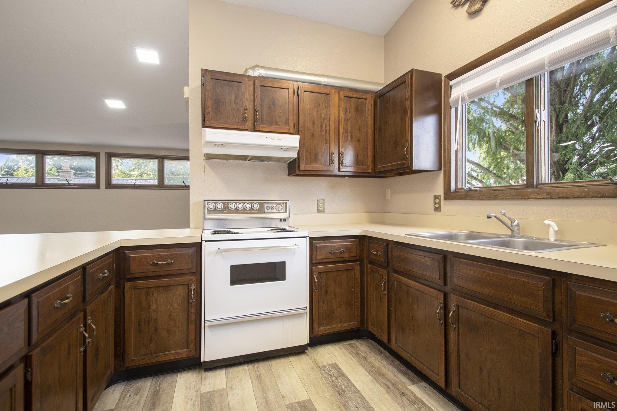 Photo 21 of 733 Princeton Avenue