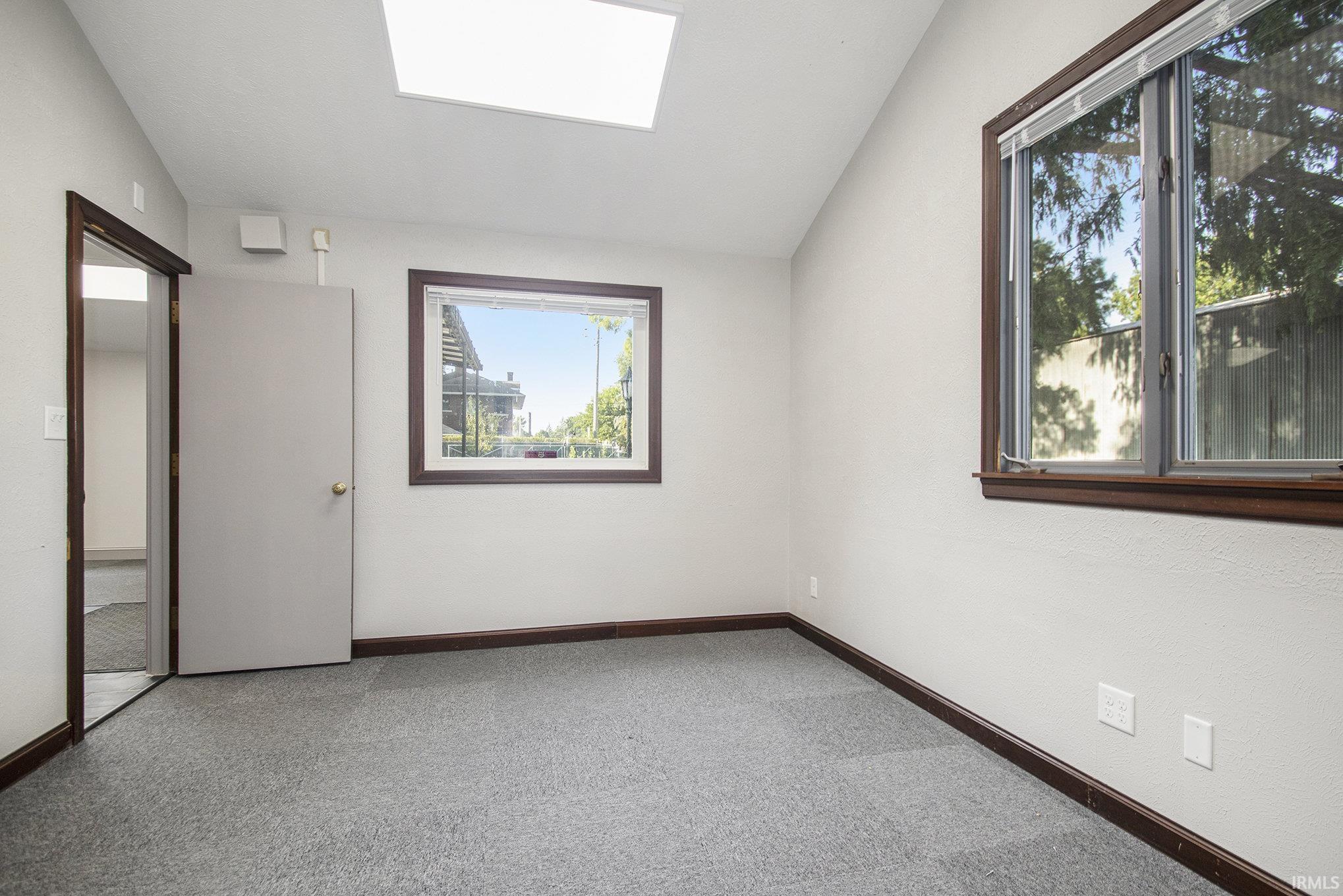 Photo 6 of 733 Princeton Avenue