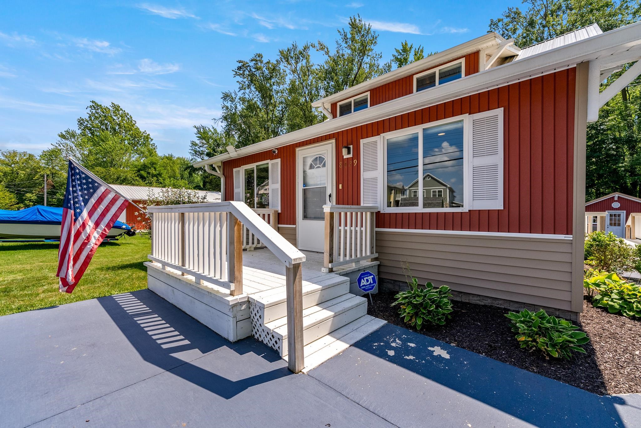 Homes for sale in Syracuse, IN | 8629 E Hatchery Rd, Syracuse, IN 46567 | MLS# 202531837