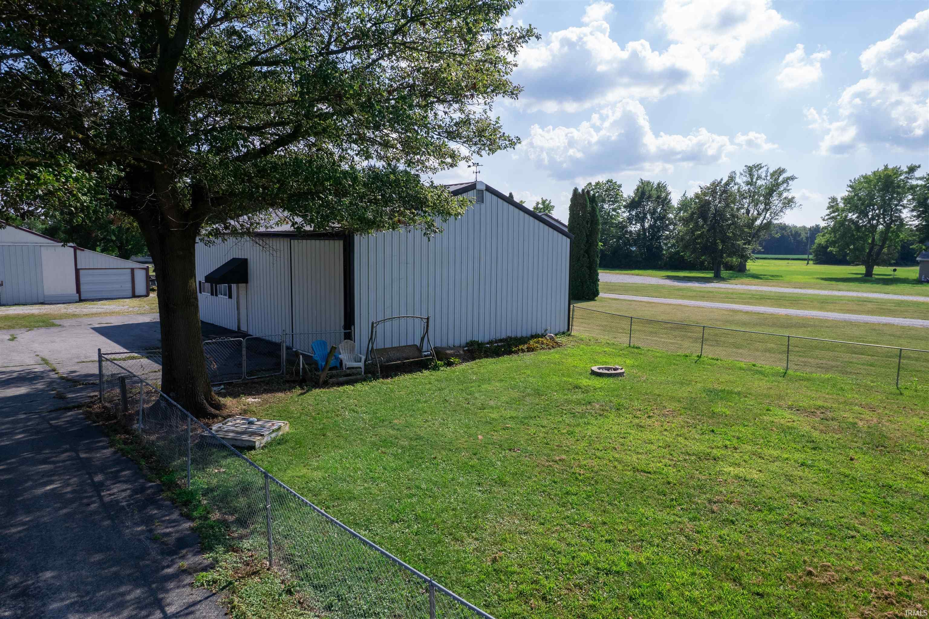 Homes for sale in Fairmount, IN | 560 E 900 S, Fairmount, IN 46928 | MLS# 202531844