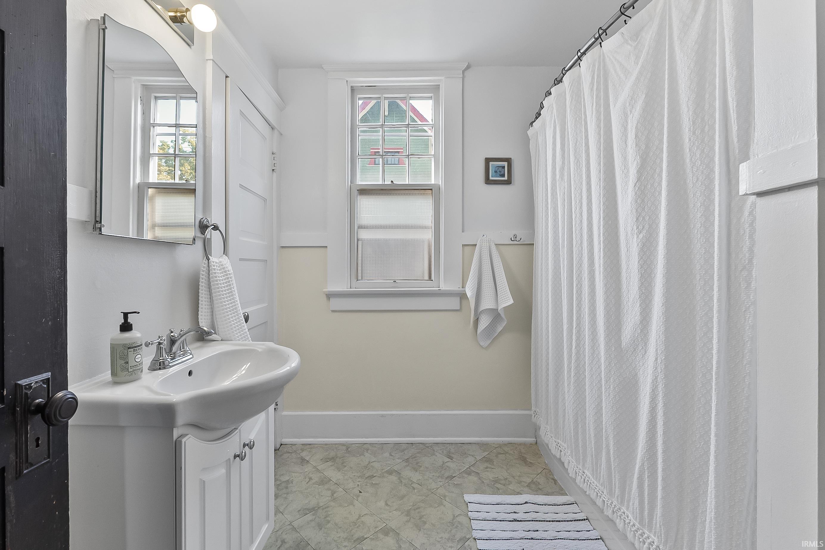 Photo 21 of 817 Nelson Street