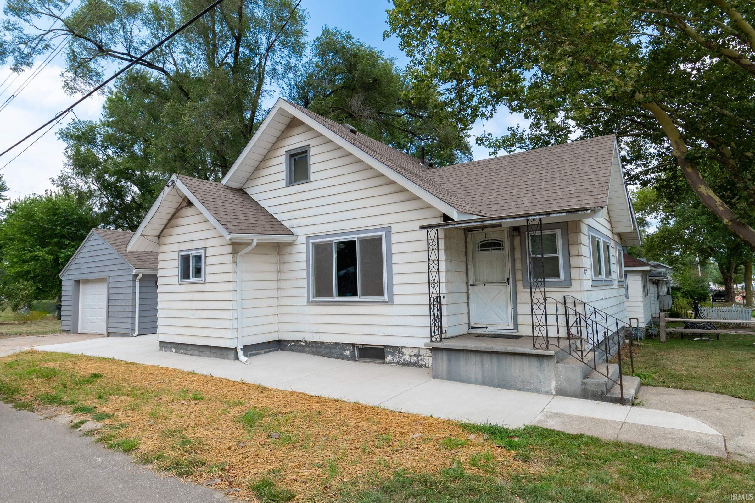 Photo 0 of 1523 Navajo Street