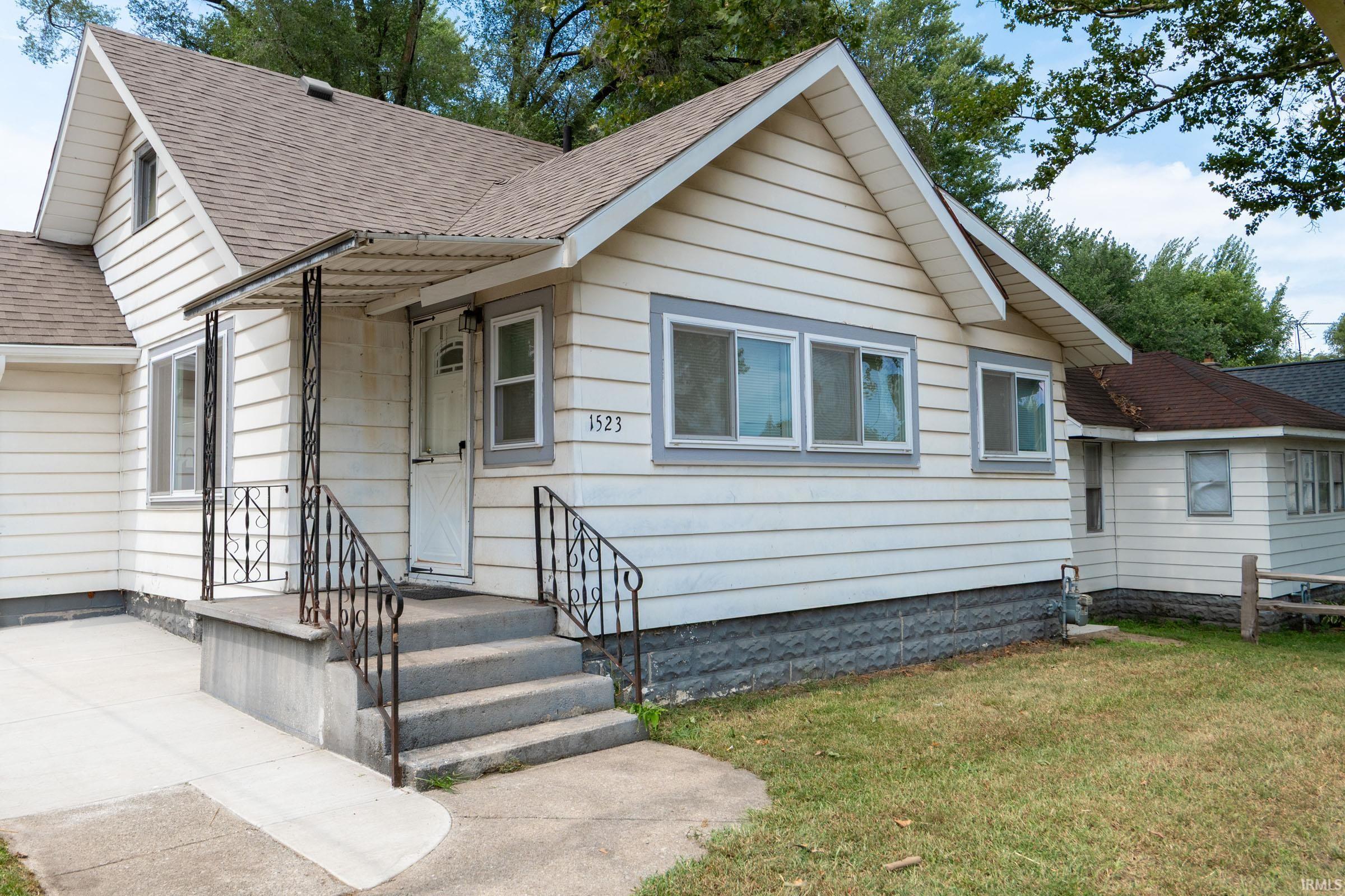 Photo 1 of 1523 Navajo Street