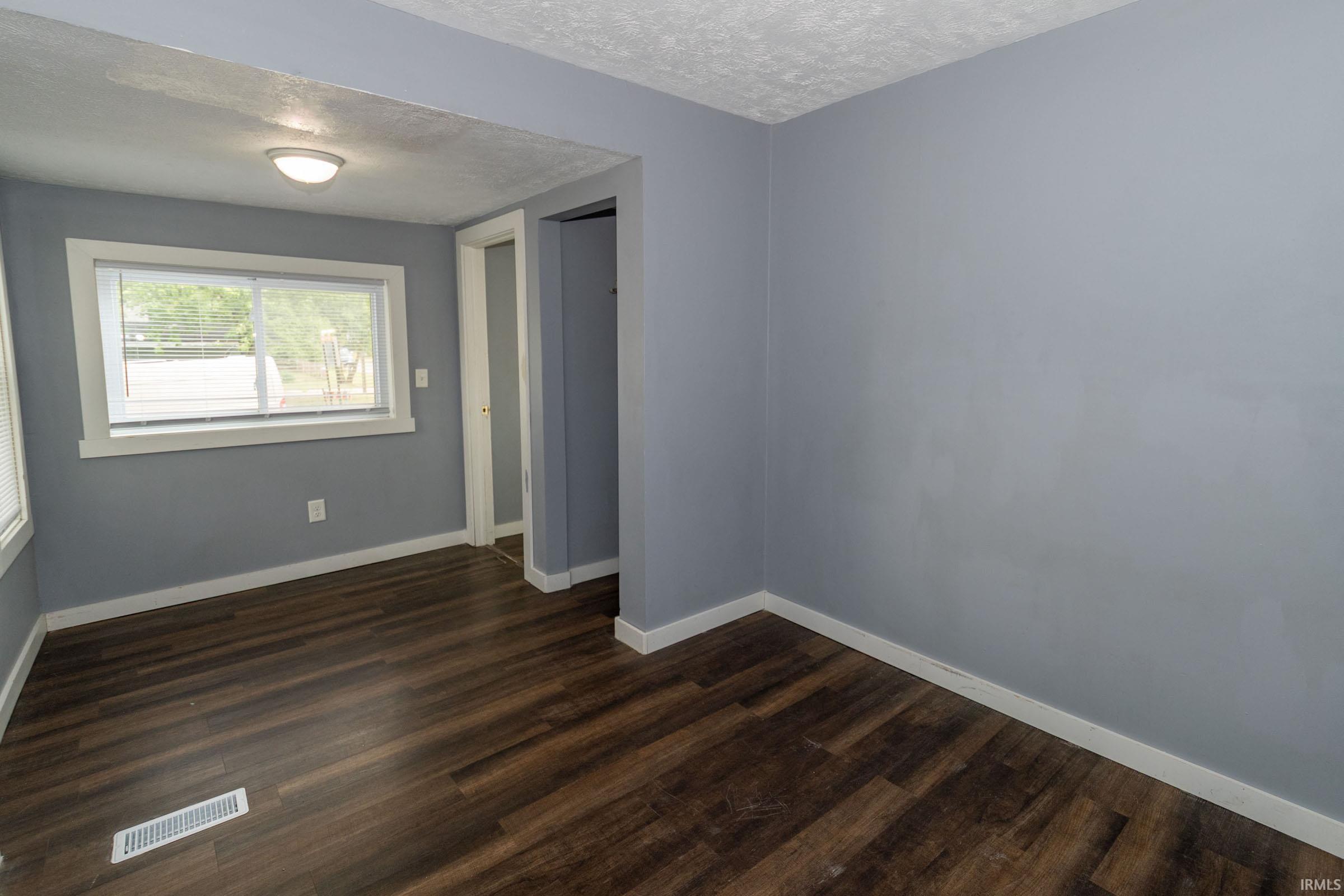 Photo 13 of 1523 Navajo Street