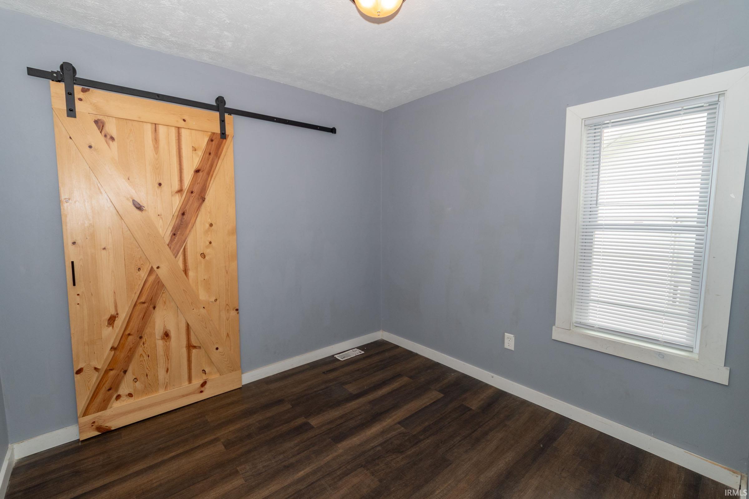 Photo 17 of 1523 Navajo Street