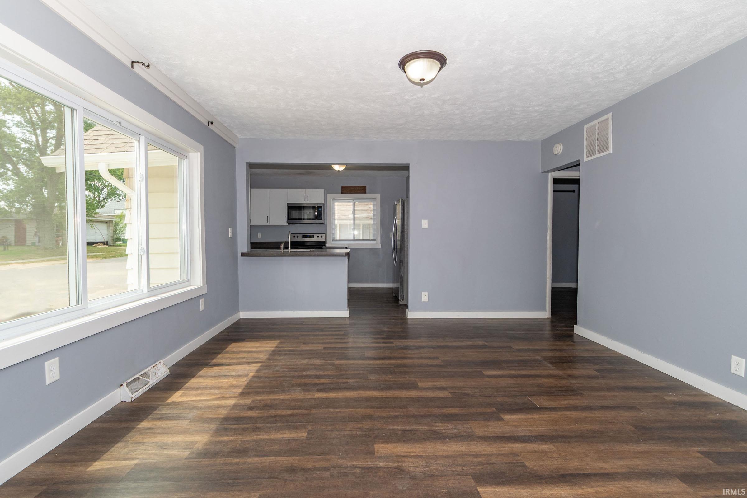 Photo 2 of 1523 Navajo Street