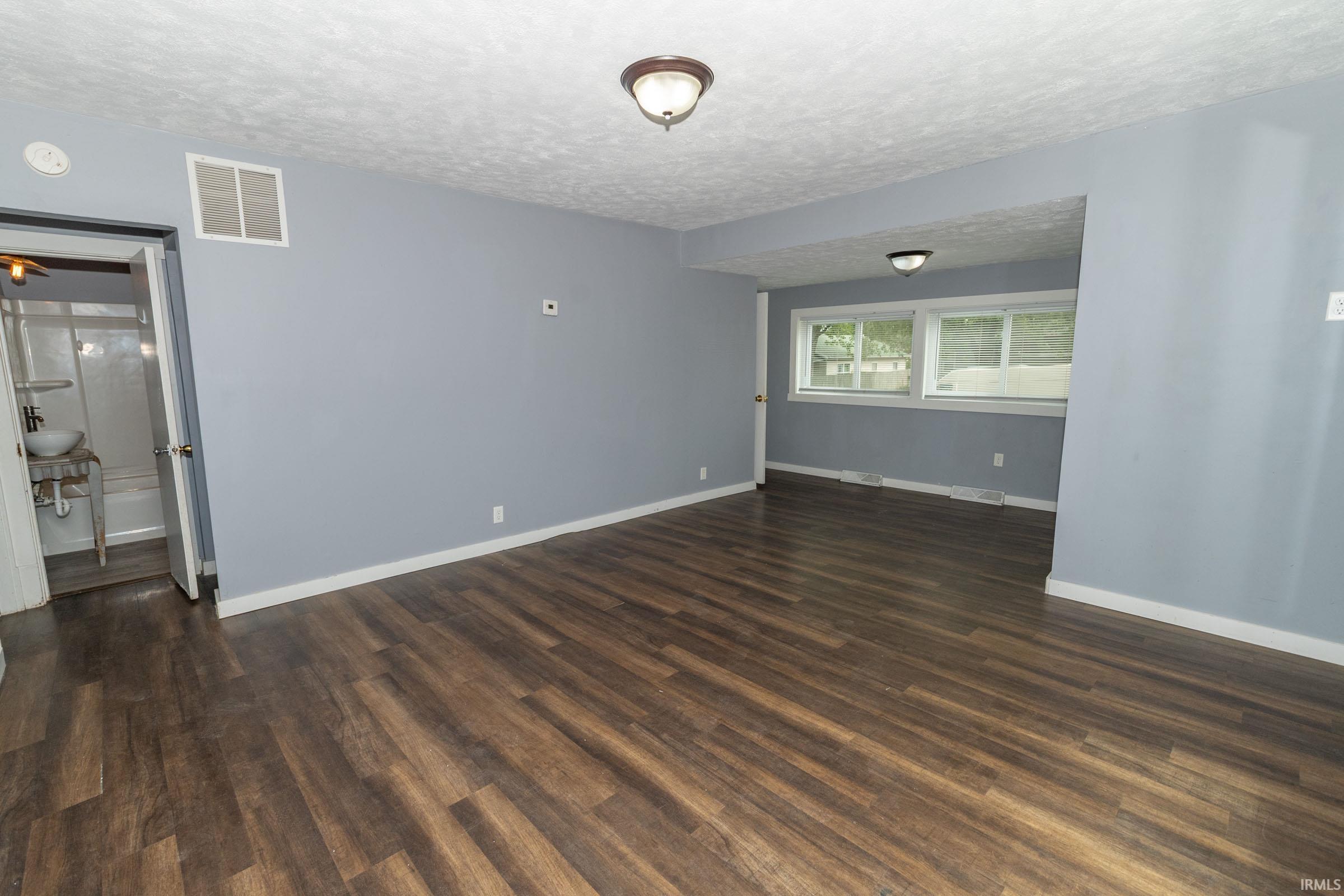 Photo 5 of 1523 Navajo Street