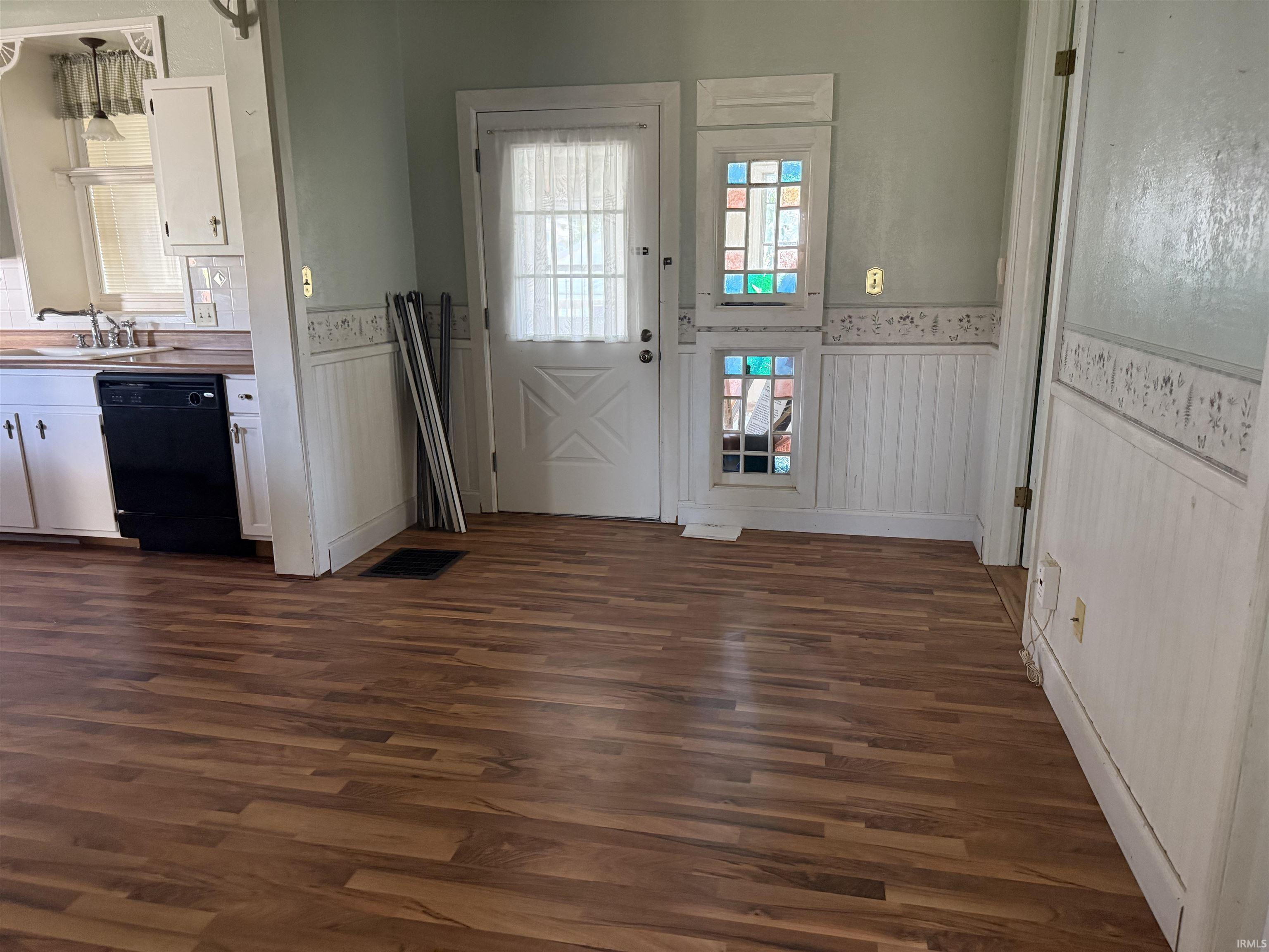 Homes for sale in Hartford, IN | 215 S High St, Hartford, IN 47348 | MLS# 202531920