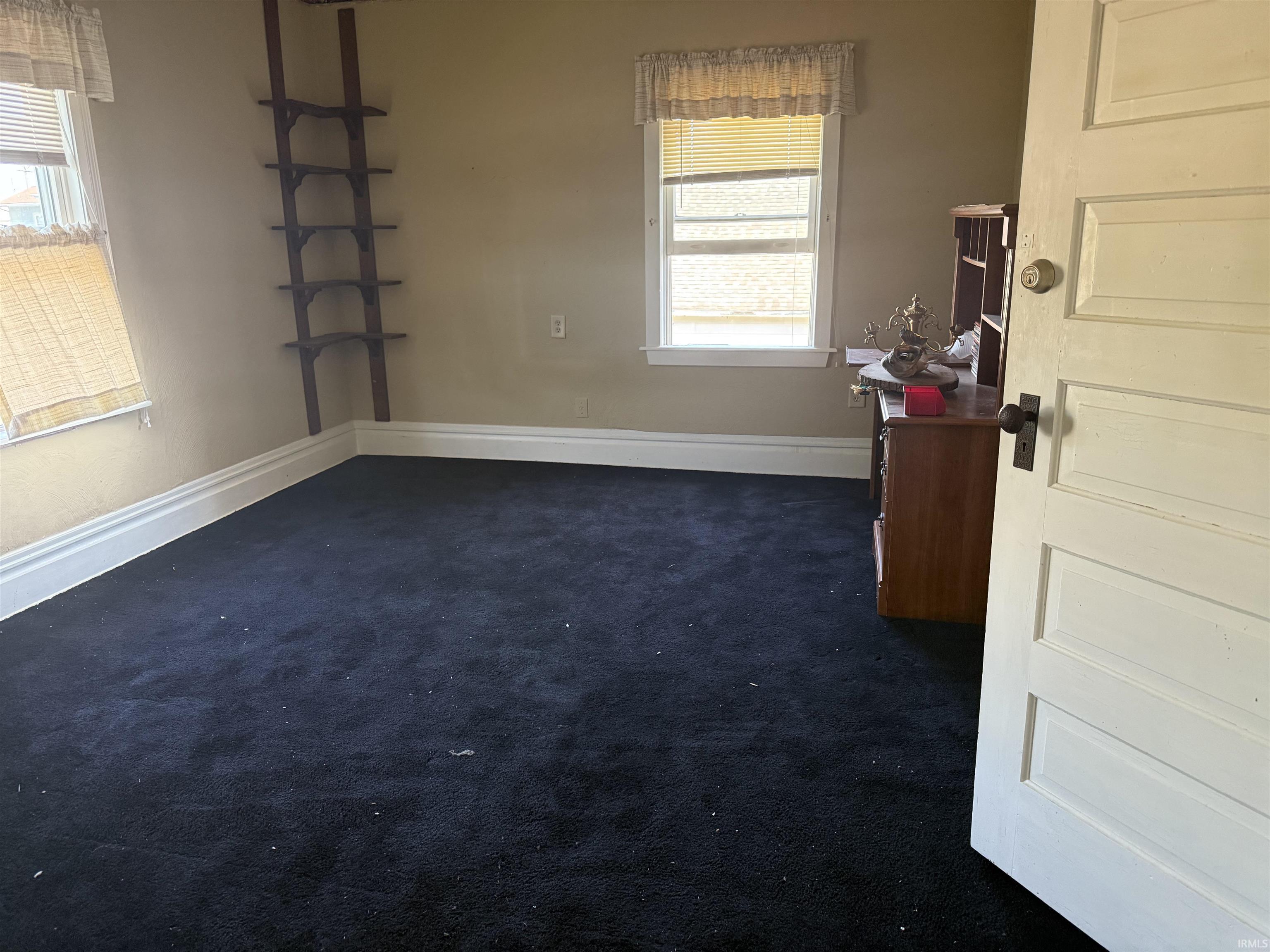 Homes for sale in Hartford, IN | 215 S High St, Hartford, IN 47348 | MLS# 202531920