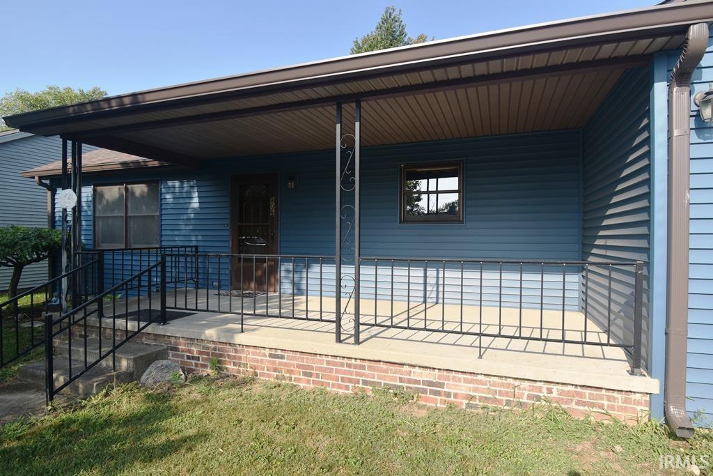 Homes for sale in Frankfort, IN | 806 Mapleleaf Dr, Frankfort, IN 46041 | MLS# 202532038