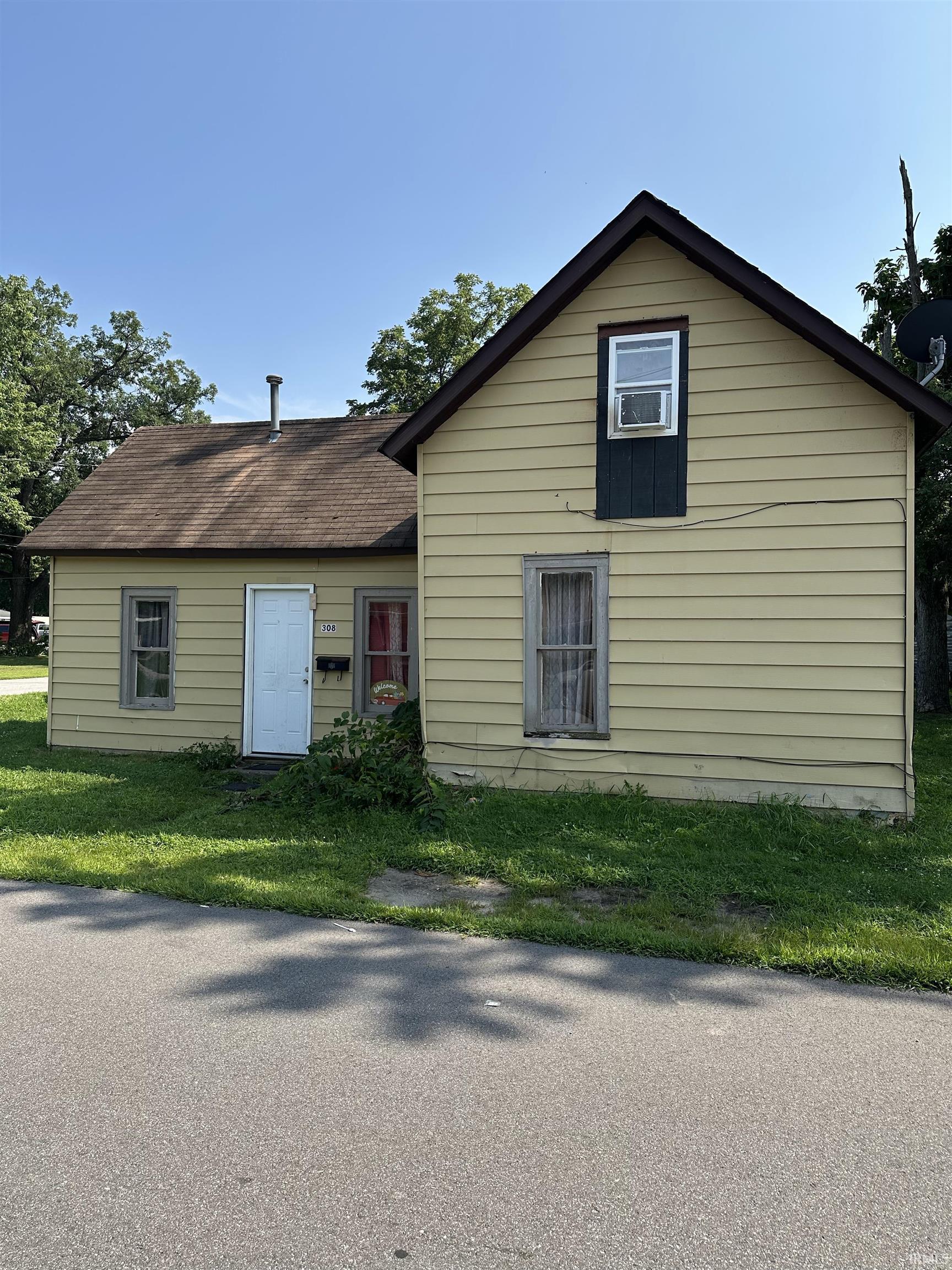 Homes for sale in Knox, IN | 308 E John St, Knox, IN 46534 | MLS# 202532123