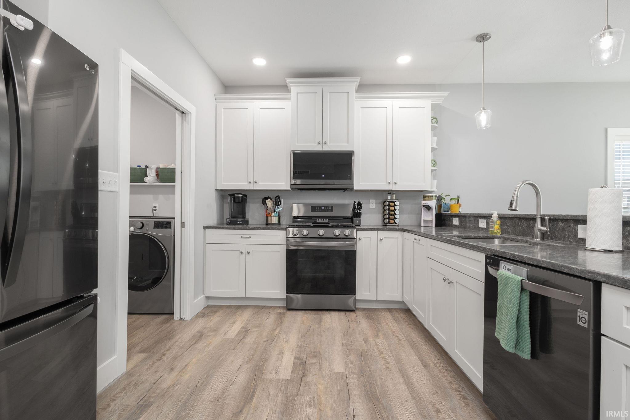 Homes for sale in Osceola, IN | 1404 Green Grass Dr, Osceola, IN 46561 | MLS# 202532124